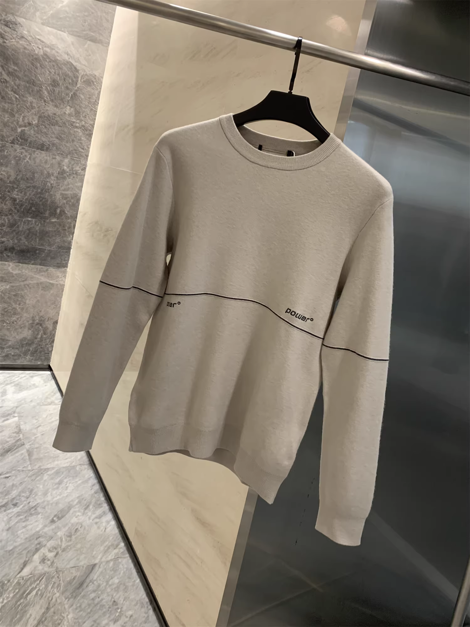 Don Quixote Sea Series! Mềm mại và tinh tế! Áo len dệt kim cổ tròn ấm áp, giản dị dành cho nam mùa thu đông.