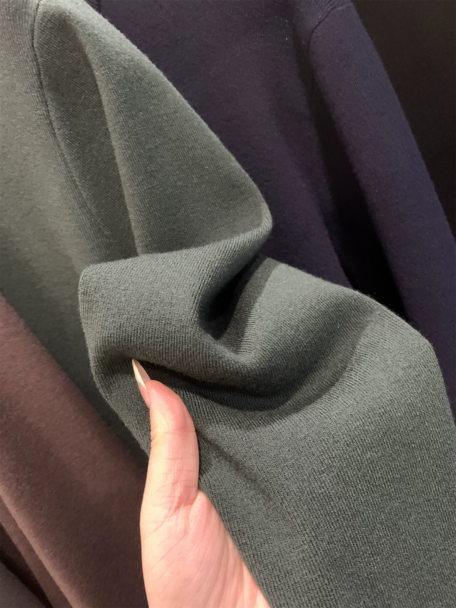 Don Quixote, phong cách sang trọng nhẹ nhàng và thoải mái! Áo len dệt kim nửa khóa kéo giữ ấm mùa xuân, thu và đông.