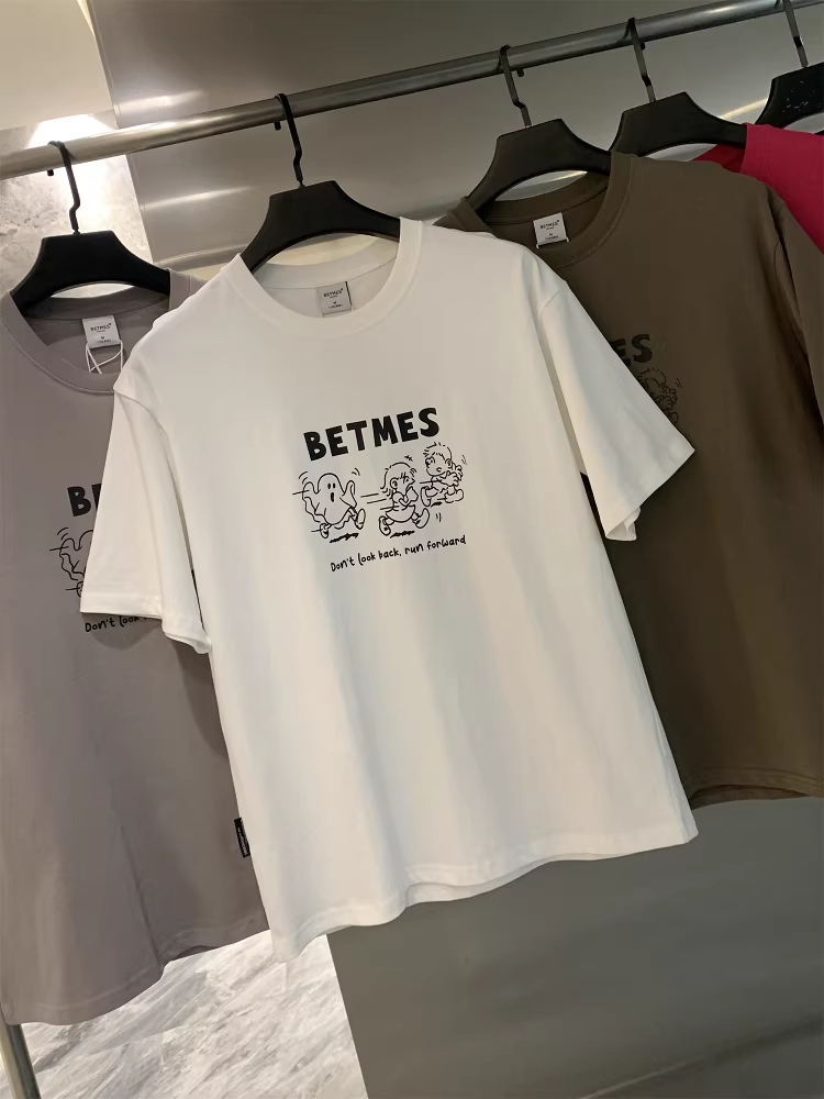 Áo thun Don Quixote ODM chất lượng tốt! Chất liệu cotton đã qua xử lý, mềm mại và tinh tế, thân thiện với da, in hình đôi, cổ tròn, tay ngắn, kiểu dáng thời thượng.