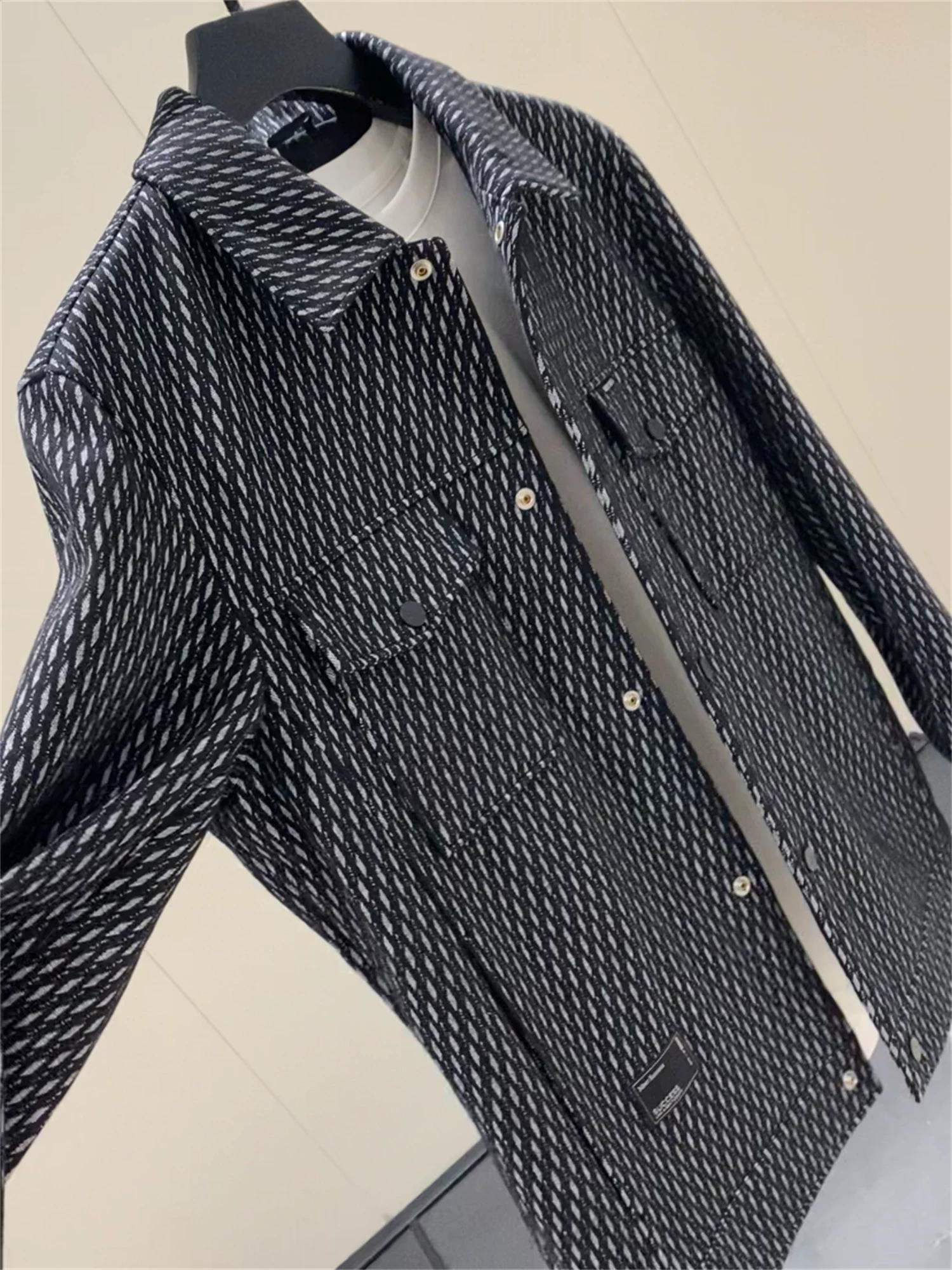 Ưu điểm của áo khoác nam Don Quixote! Áo khoác kiểu công sở thường ngày, sang trọng nhẹ nhàng, họa tiết kim cương, kiểu dáng áo khoác công sở.