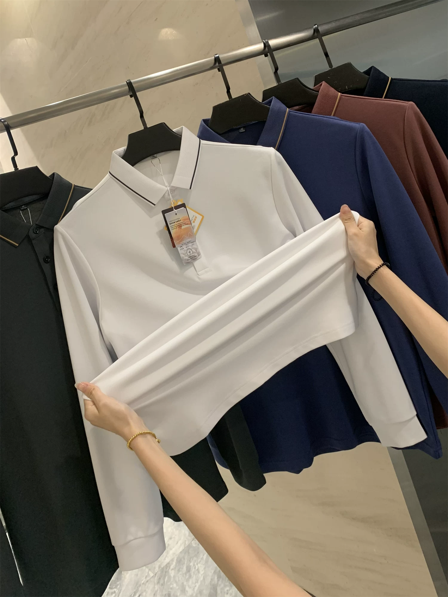 Don Quixote Áo polo dài tay nam mùa thu chất liệu lụa tơ tằm + len cừu! Áo len nam thông minh tích hợp nam châm, thân thiện với da và thoáng khí.