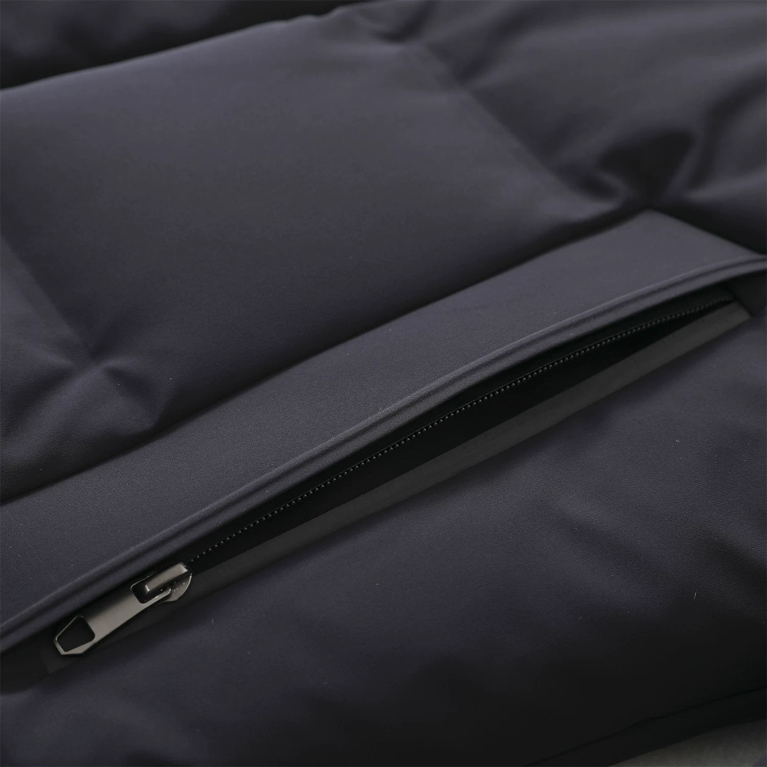 Don Quixote, giữ ấm đi! Áo khoác lông vũ nam dài trung bình, chống gió, chất liệu 90% lông vịt.