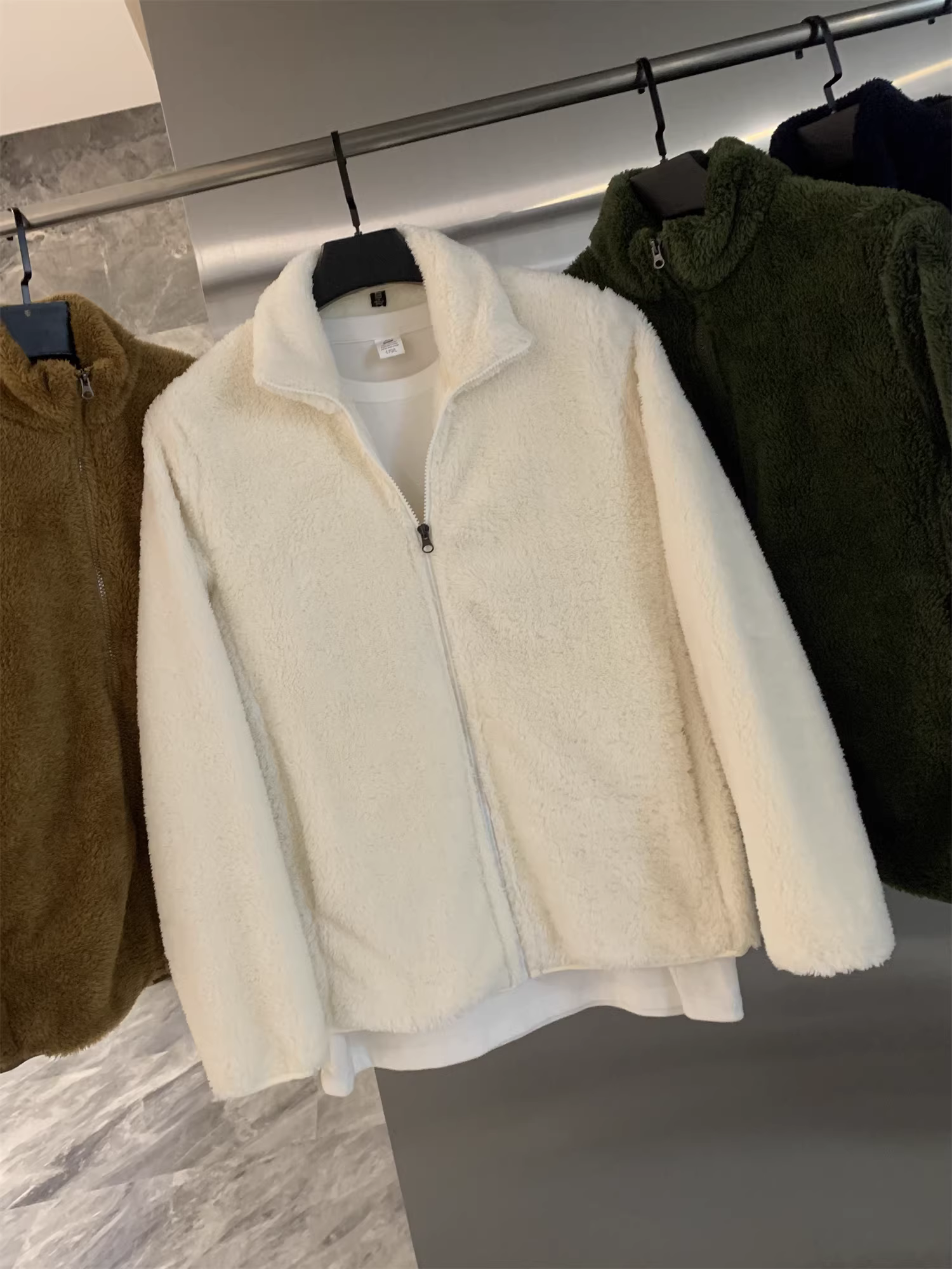 Don Quixote là một cuốn sách bán chạy nhất theo phong cách Nhật Bản! Áo khoác lông cừu dài có khóa kéo màu trơn ấm áp mùa thu đông dành cho cặp đôi.