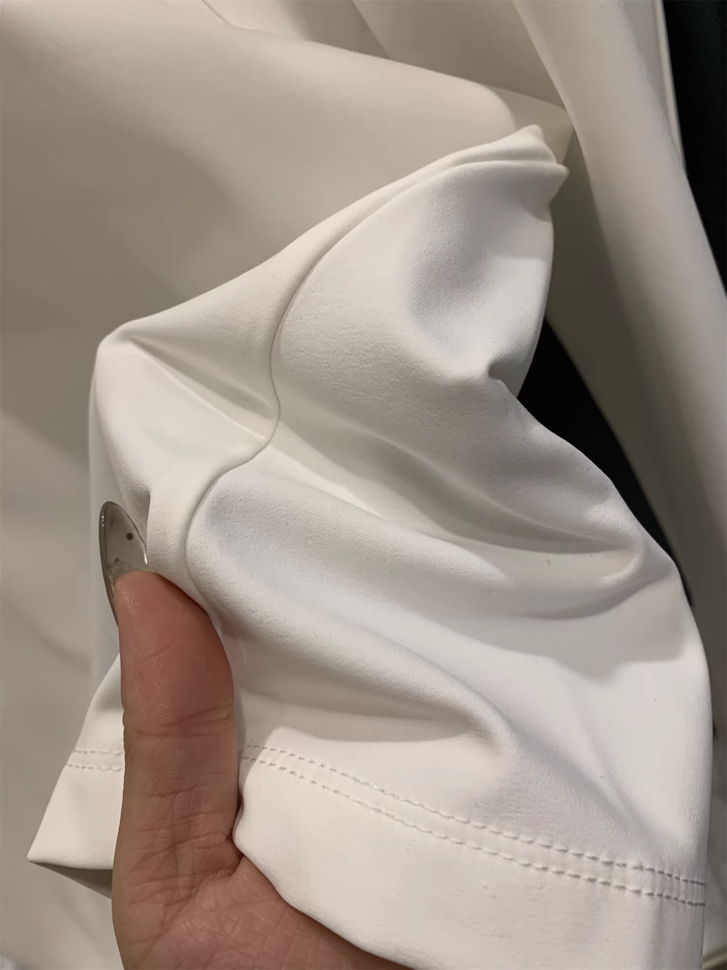 Don Quixote phong cách Ý sang trọng nhẹ nhàng! Áo thể thao ngoài trời dành cho cặp đôi, chất liệu co giãn cao, kiểu nửa khóa kéo, lớp lót thời trang