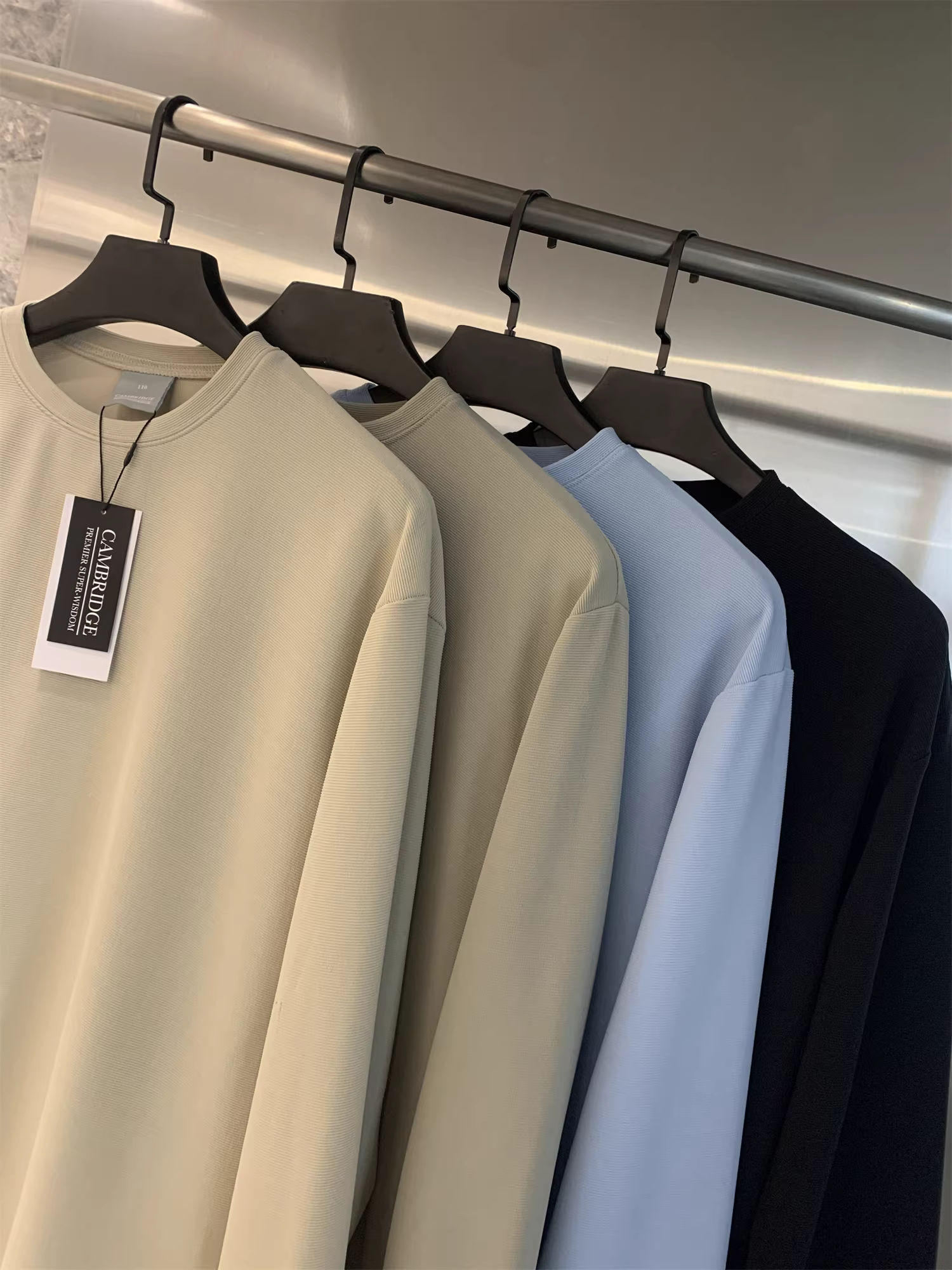 Don Quixote Han Dan! Len cao cấp! Vải dệt kim với họa tiết độc đáo, áo len cổ tròn tay dài phong cách thường ngày dành cho nam.