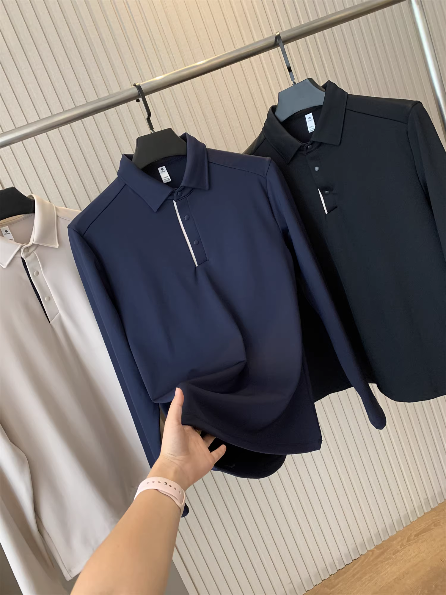 Áo polo nam Don Quixote G-end cao cấp! Áo chất liệu mềm mại, bóng mượt, màu trơn đơn giản, đa năng, cổ trụ, tay dài.