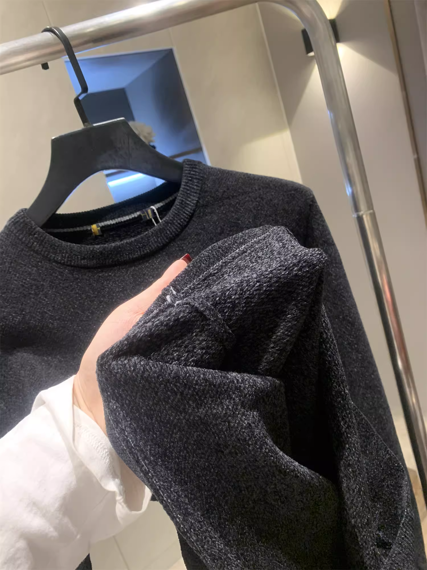 Don Quixote đặc biệt! Giảm giá thanh lý! Áo len dệt kim cổ tròn dài tay mùa đông siêu mềm mại.