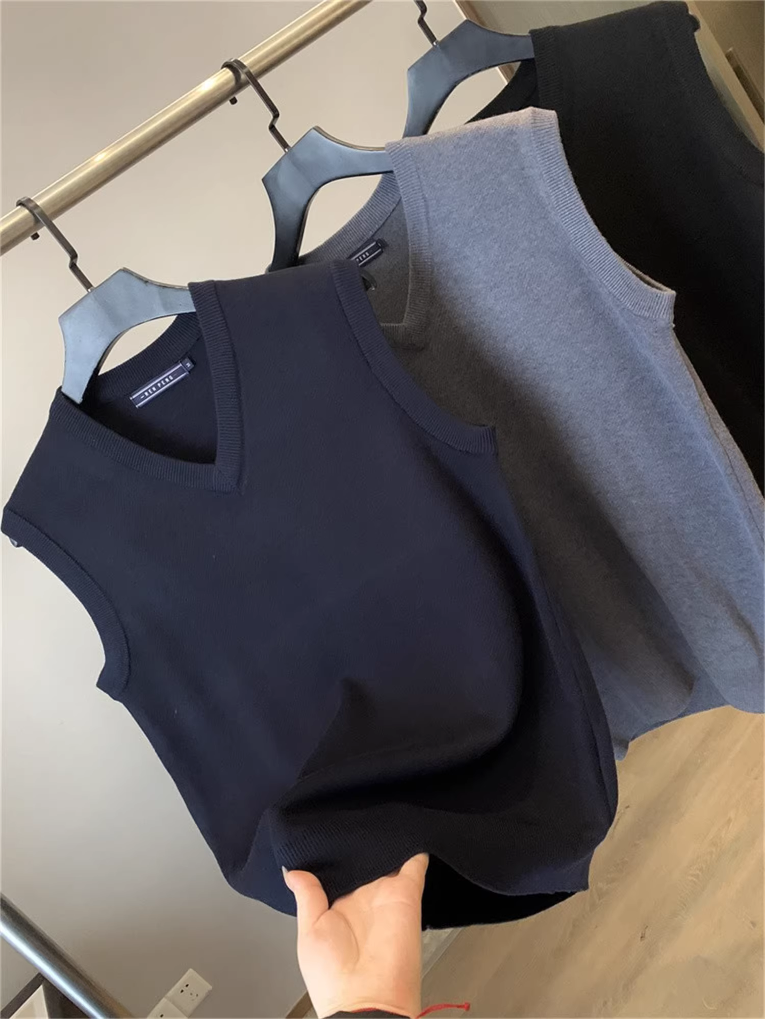 Don Quixote có phong cách! Áo len pha! Áo len dệt kim màu trơn đa năng mùa thu dành cho nam.