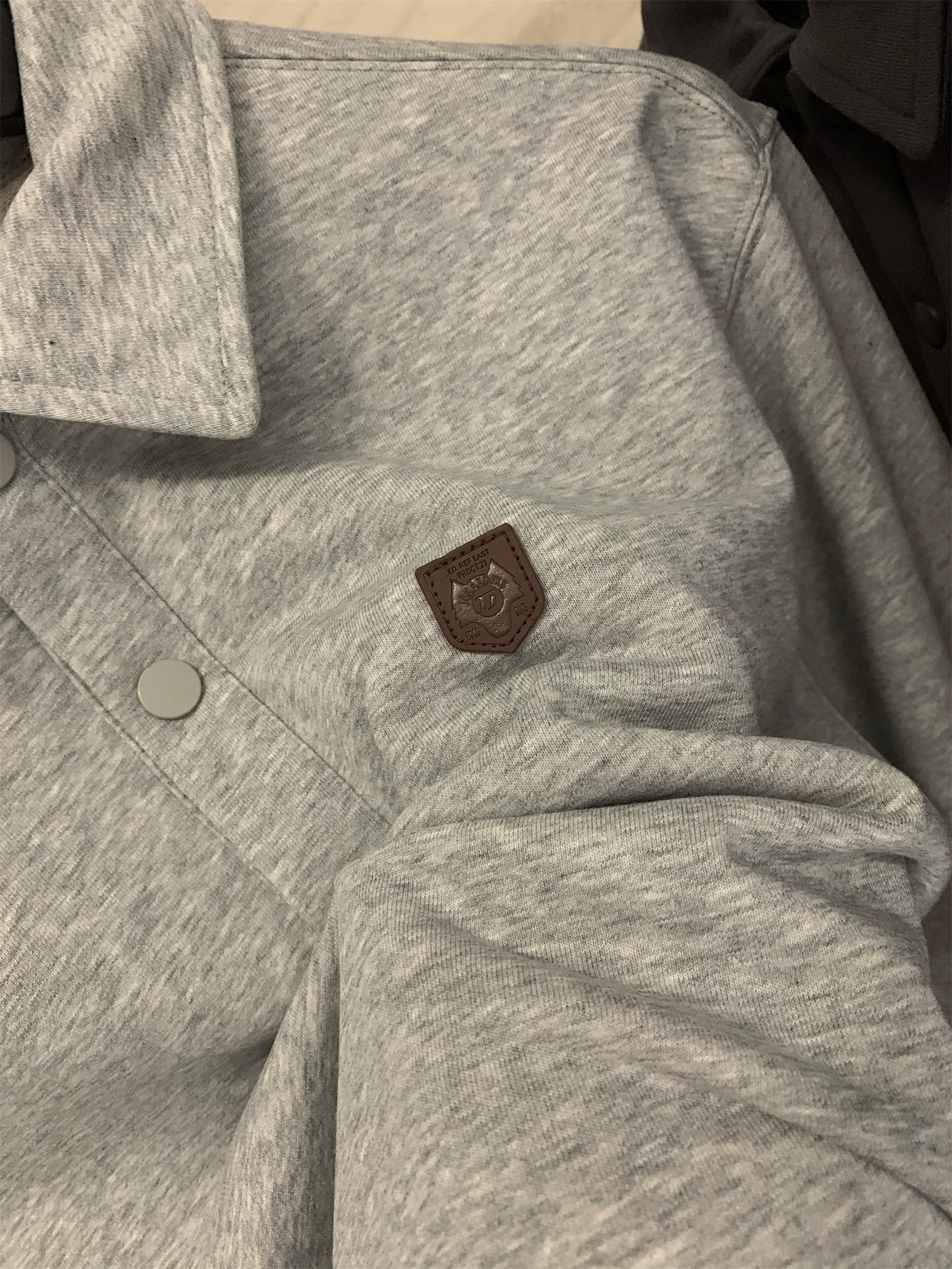 Áo thun nam dáng rộng cổ trụ, chất liệu cotton dày dặn đã qua xử lý + vải bông xù kiểu vảy cá!