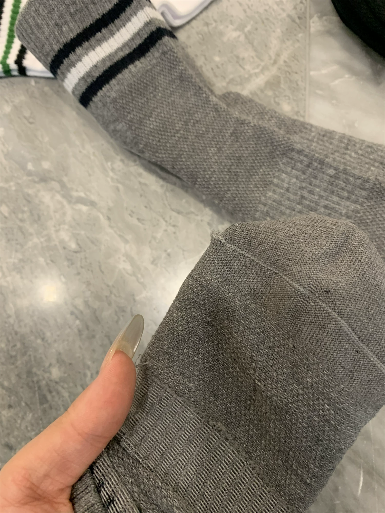 Giảm giá hàng ngày của Don Quixote! Một thẻ, ba đôi! Tất đan len thoáng khí, cổ thấp, phải có.