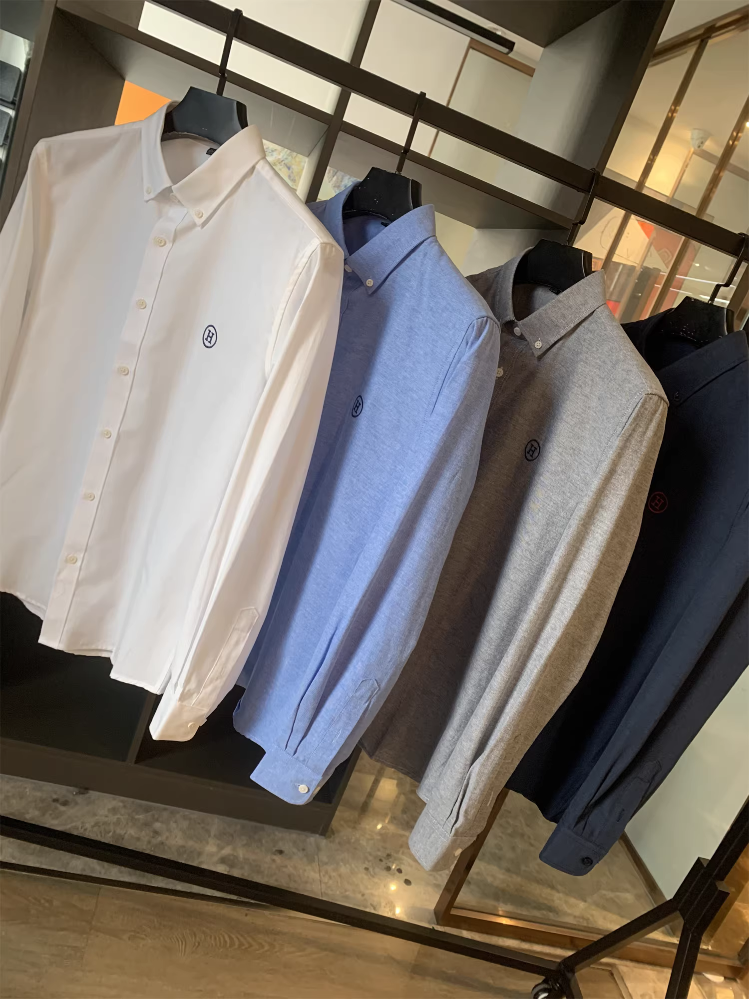 Logo thêu Don Quixote H! Vải Oxford chất lượng cao! Xu hướng áo sơ mi dài tay đa năng dành cho nam giới mùa thu.