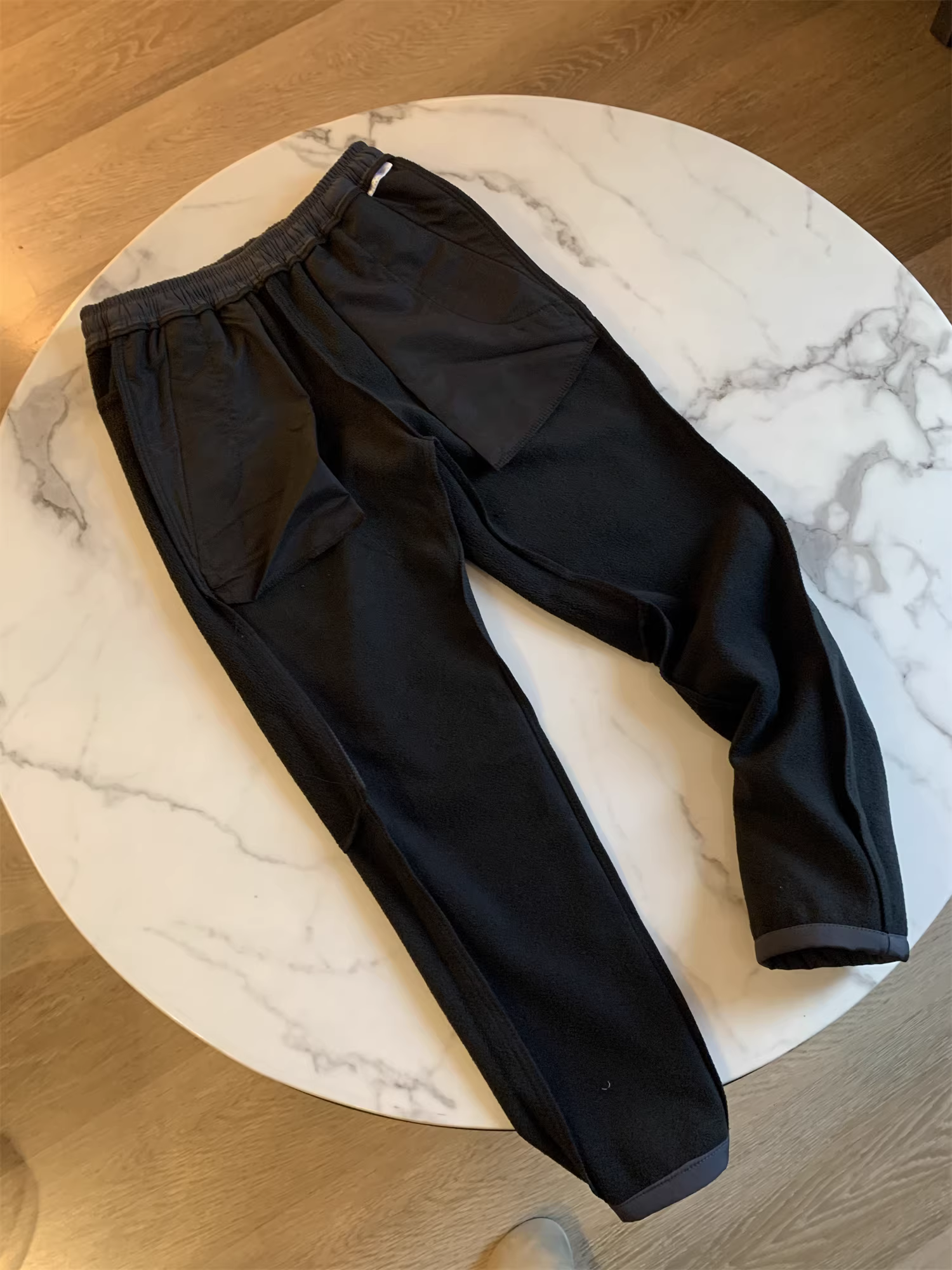 Áo lông cừu chống lạnh Don Quixote! Thân thiện với da và ấm áp! Quần dài và quần thể thao nam có lưng thun, dáng thẳng, mặc thường ngày, thích hợp cho mùa thu đông.