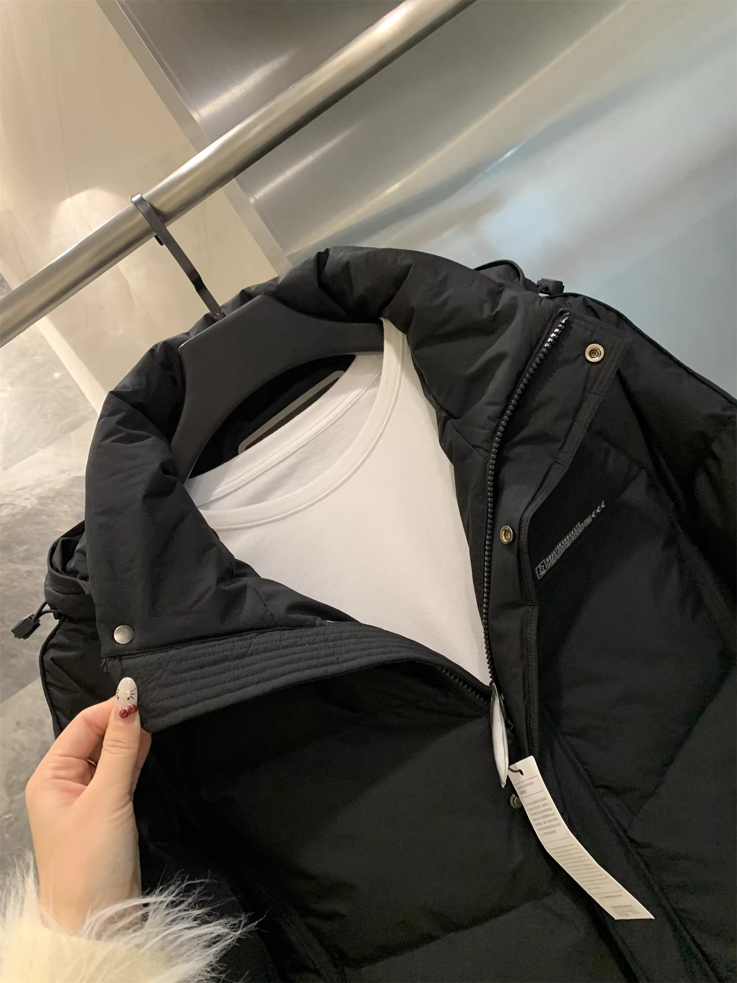 Áo khoác phao Don Quixote dày dặn với 90% lông vũ trắng! Áo khoác phao chống lạnh mùa đông, có mũ trùm đầu tháo rời, cổ đứng, tay raglan dành cho nam.