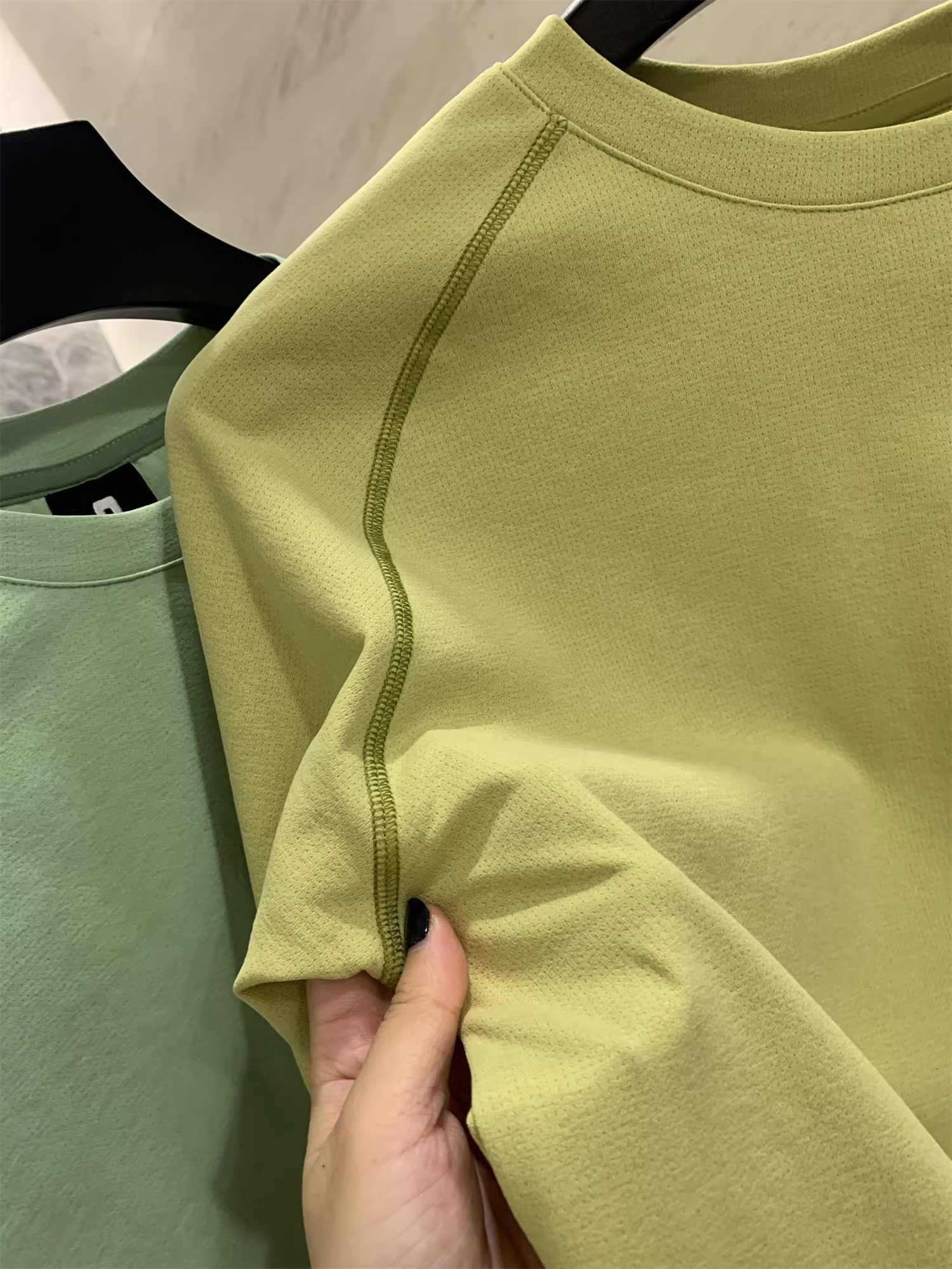 Dòng sản phẩm Don Quixote Mountain Series Triangle Logo! Thấm hút mồ hôi và thoáng khí! Áo thun dài tay cổ tròn chức năng nhanh khô mùa thu dành cho nam.