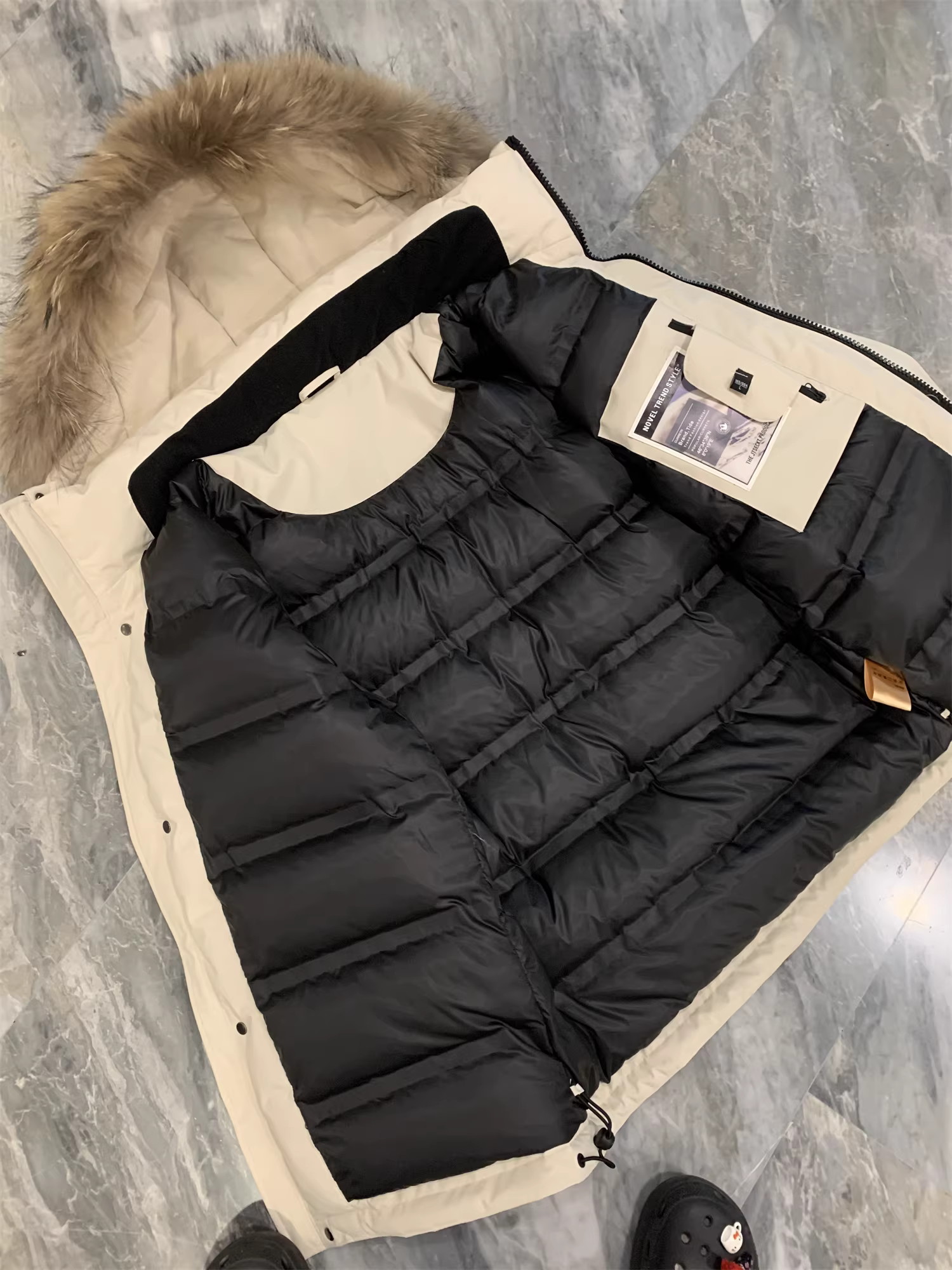 Don Quixote Goose Series! Chống gió, ấm áp và chống thấm nước! Áo khoác ngoài có cổ lông thật dành cho nam và nữ.