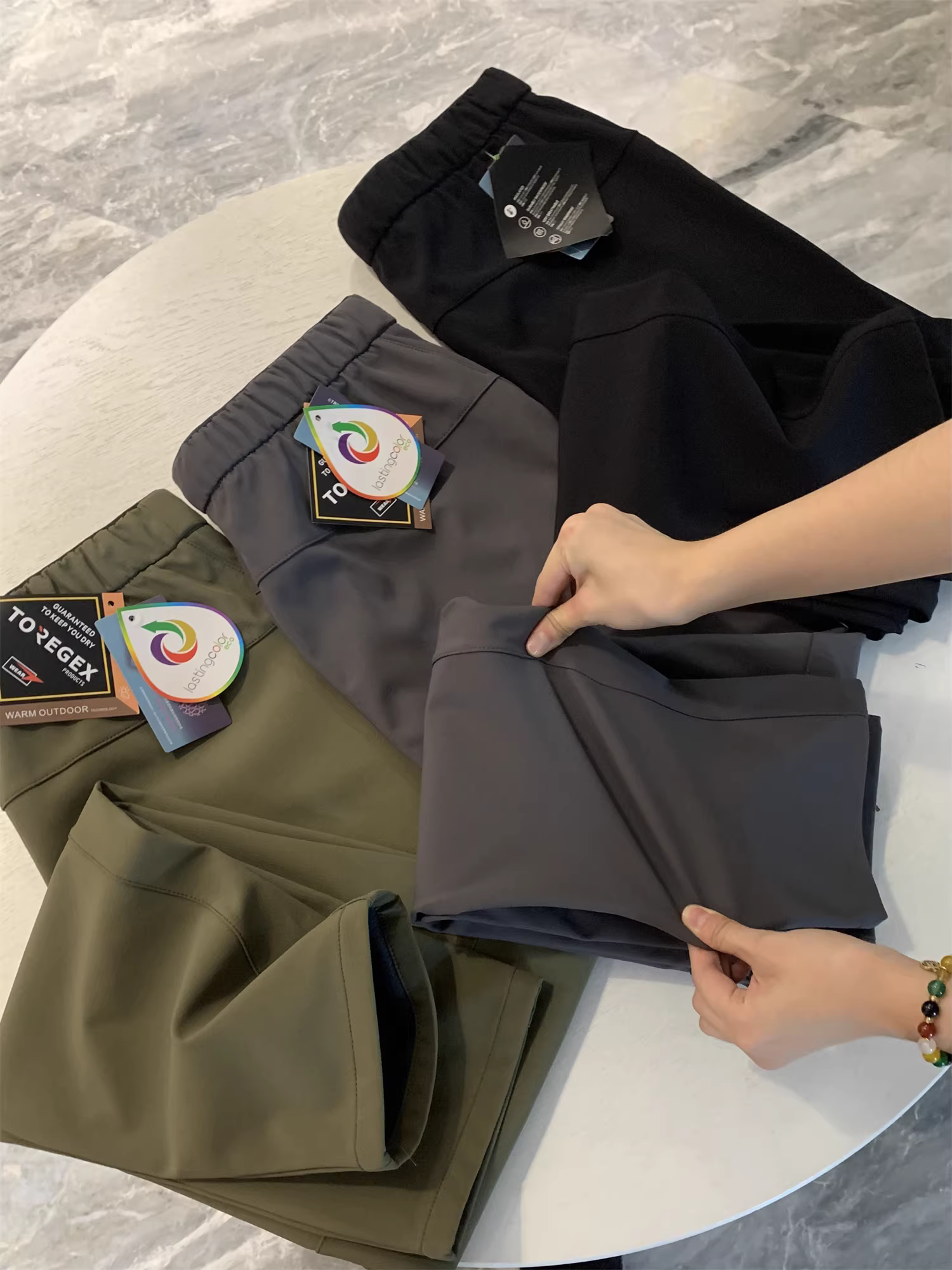 Phong cách Don Quixote! May đo 3D! Quần thể thao nam chất liệu chống thấm, nhanh khô, màu trơn, dáng thẳng, phong cách thường ngày.