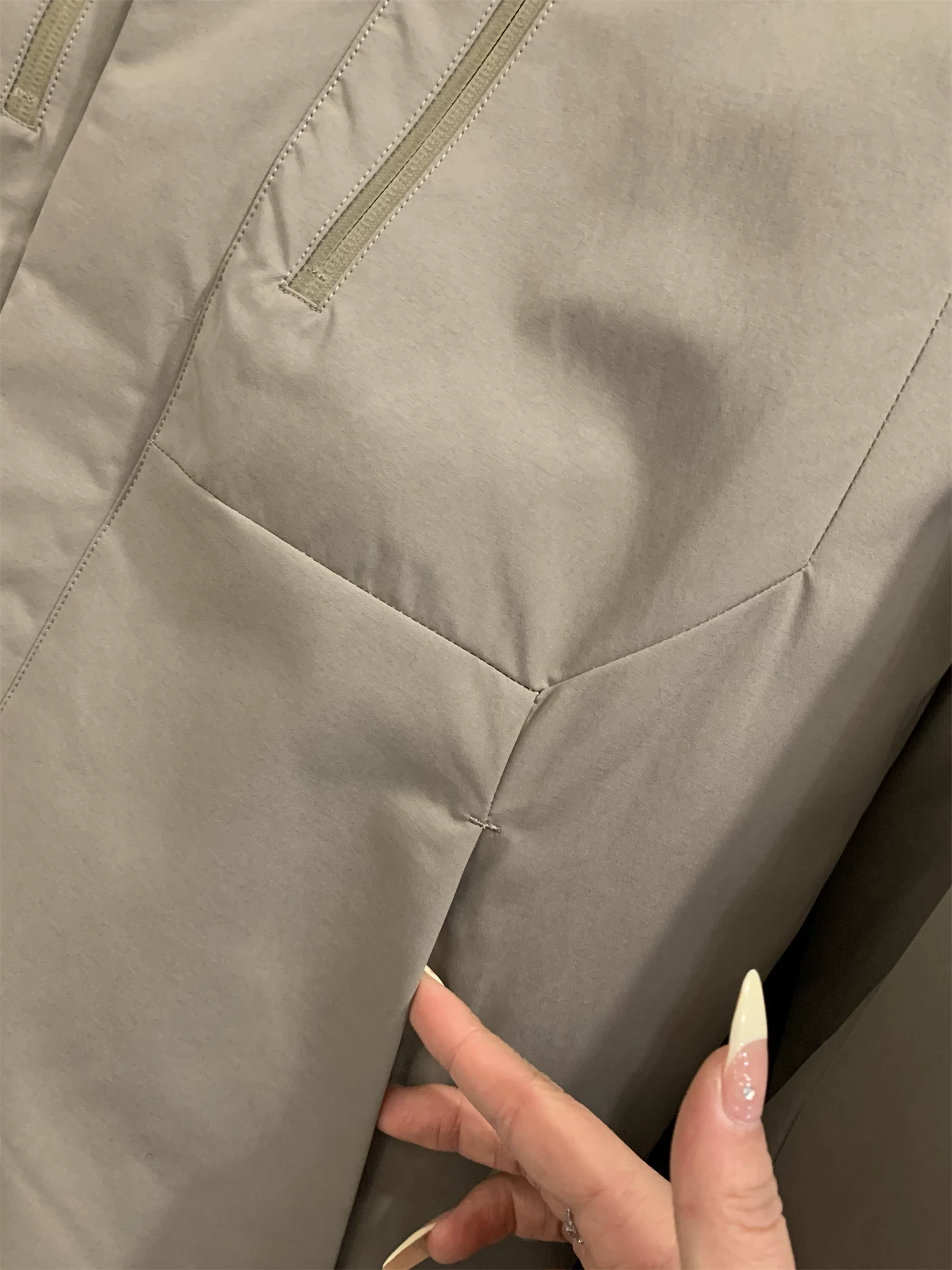 Áo khoác lông vũ Don Quixote High Performance 90 Duck Down! Áo khoác lông vũ có mũ trùm đầu, ấm áp mùa đông, chống gió, chống thấm nước.