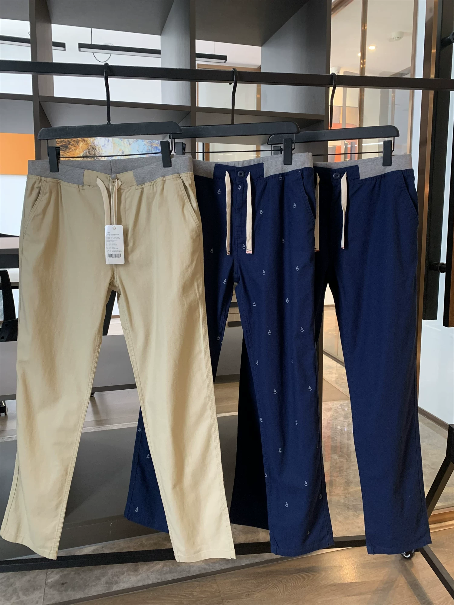 Don Quixote Wood Giant 249! Chất liệu vải lanh pha, thân thiện với da và thoáng khí! Quần âu nam ống đứng lưng thun mùa hè