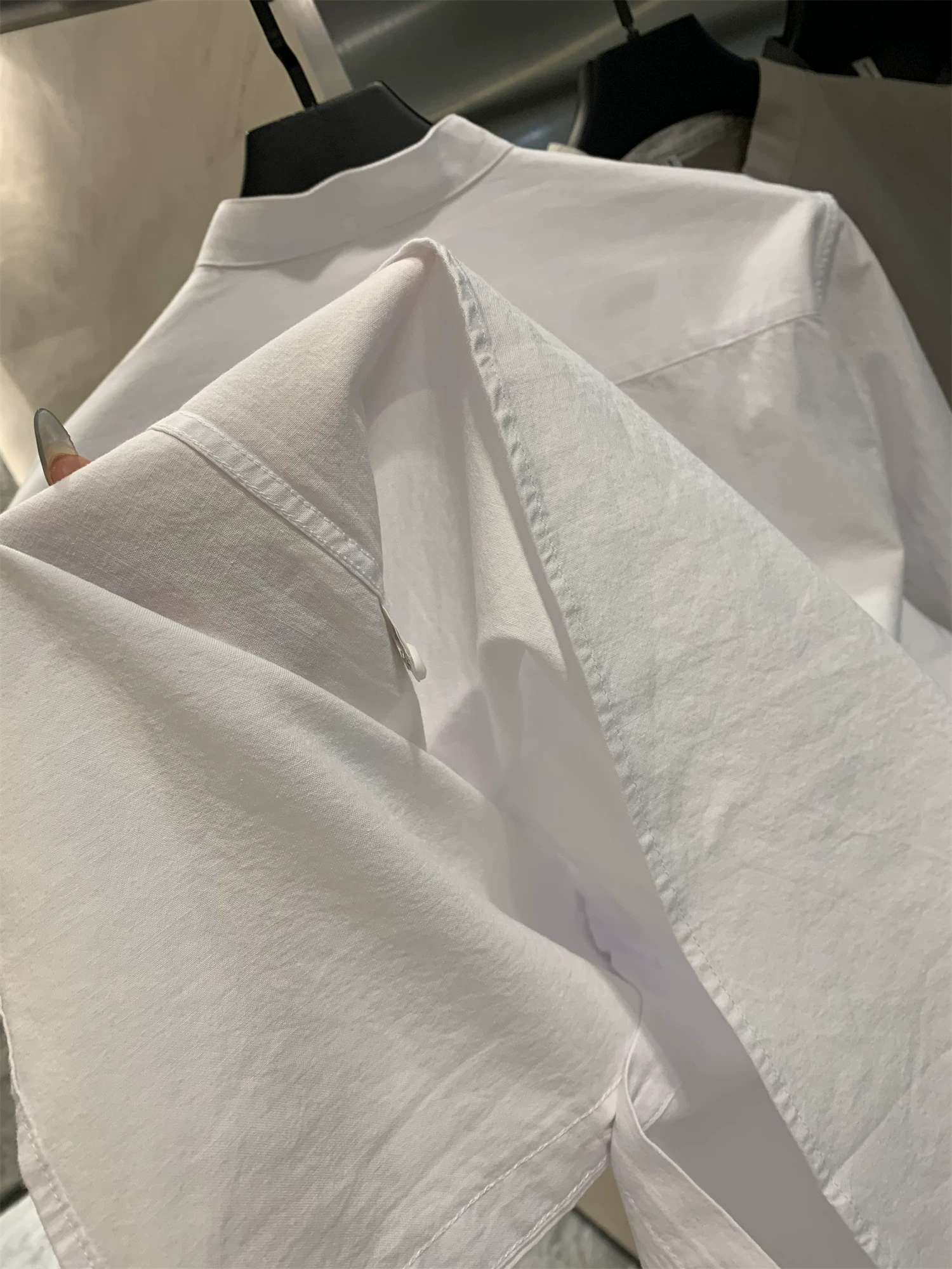 Don Quixote đặt ra một tiêu chuẩn mới trong phong cách Trung Hoa! Kết cấu nhăn nheo! Áo sơ mi nam mùa hè màu trơn, kiểu dáng đơn giản, tay dài.