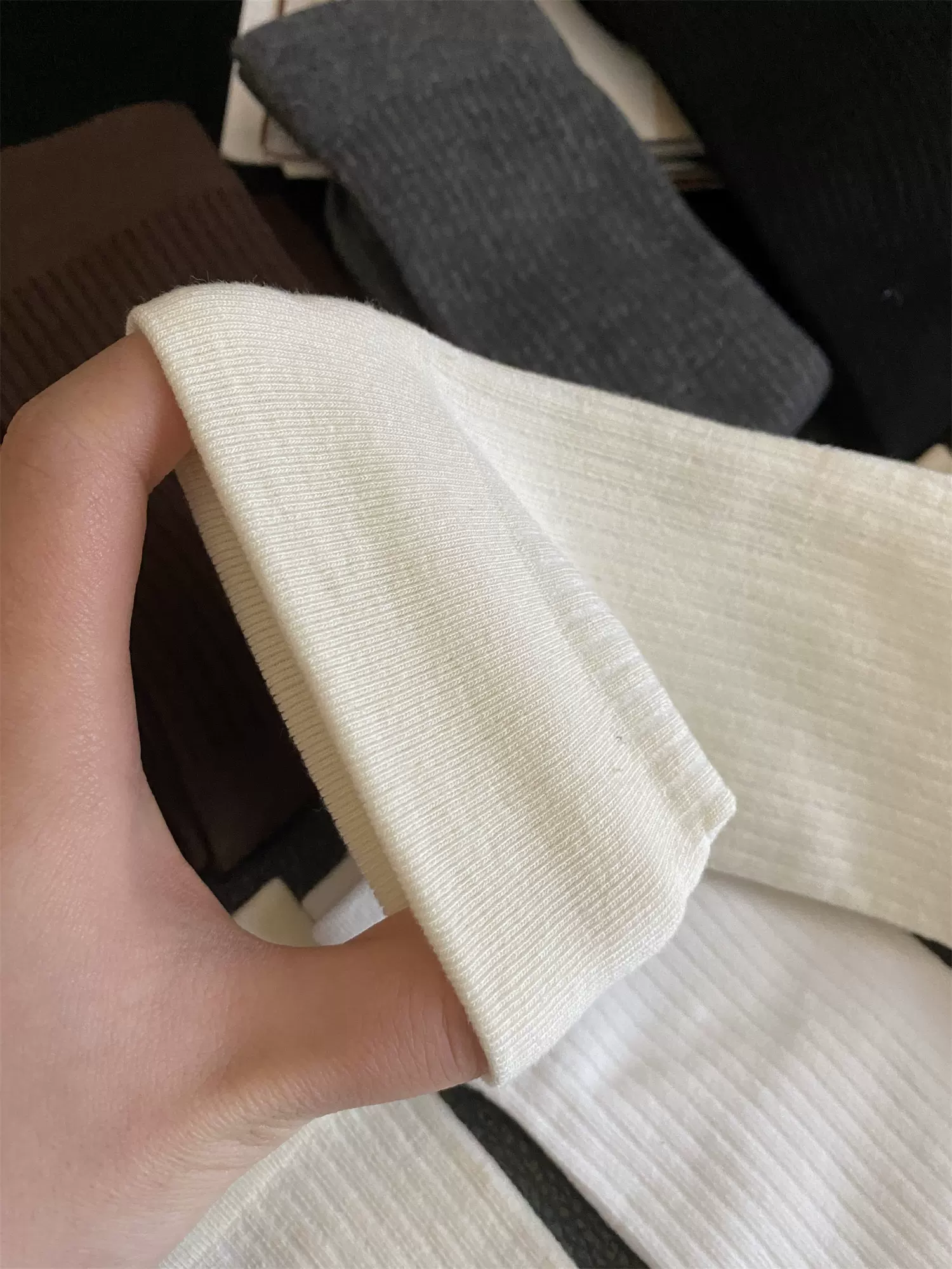 Don Quixote cần thiết cho mọi mùa ~ tất cơ bản đa năng, thoáng khí, thấm hút mồ hôi, màu trơn, dài vừa phải, tất cotton dài, tất nữ