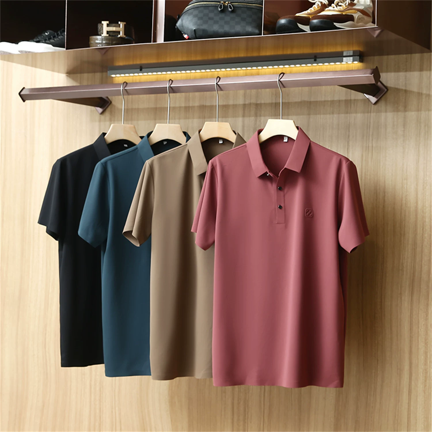 Don Quixote, sự sang trọng nhẹ nhàng! Dán liền mạch + co giãn bốn chiều! Áo polo nam mùa hè, cổ trụ, tay ngắn, kiểu dáng thường ngày