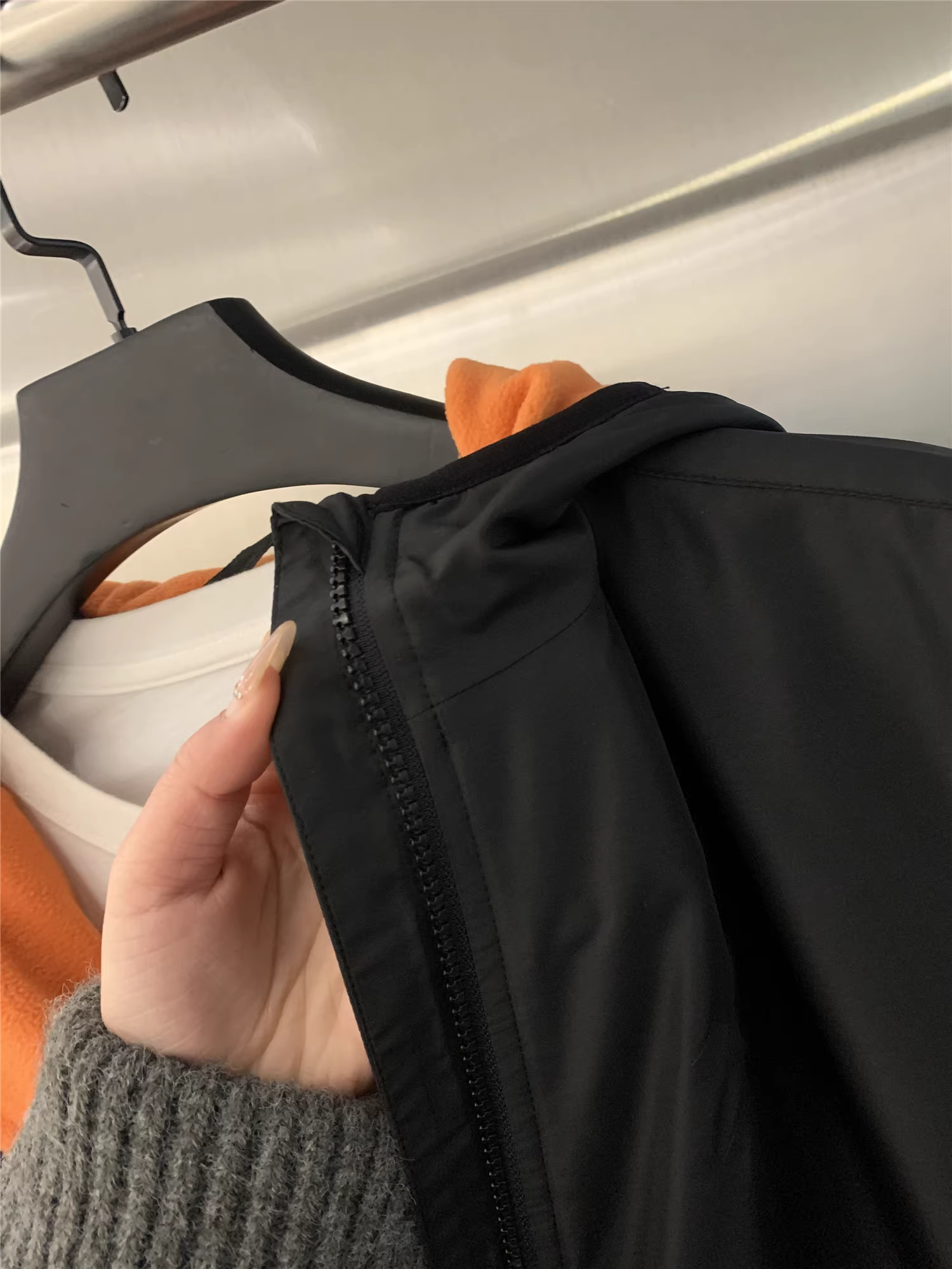 Don Quixote, một viên ngọc thật sự! Áo khoác có mũ trùm đầu kiểu thợ rừng, chống gió, mỏng, lót lông cừu, ấm áp dành cho cặp đôi.