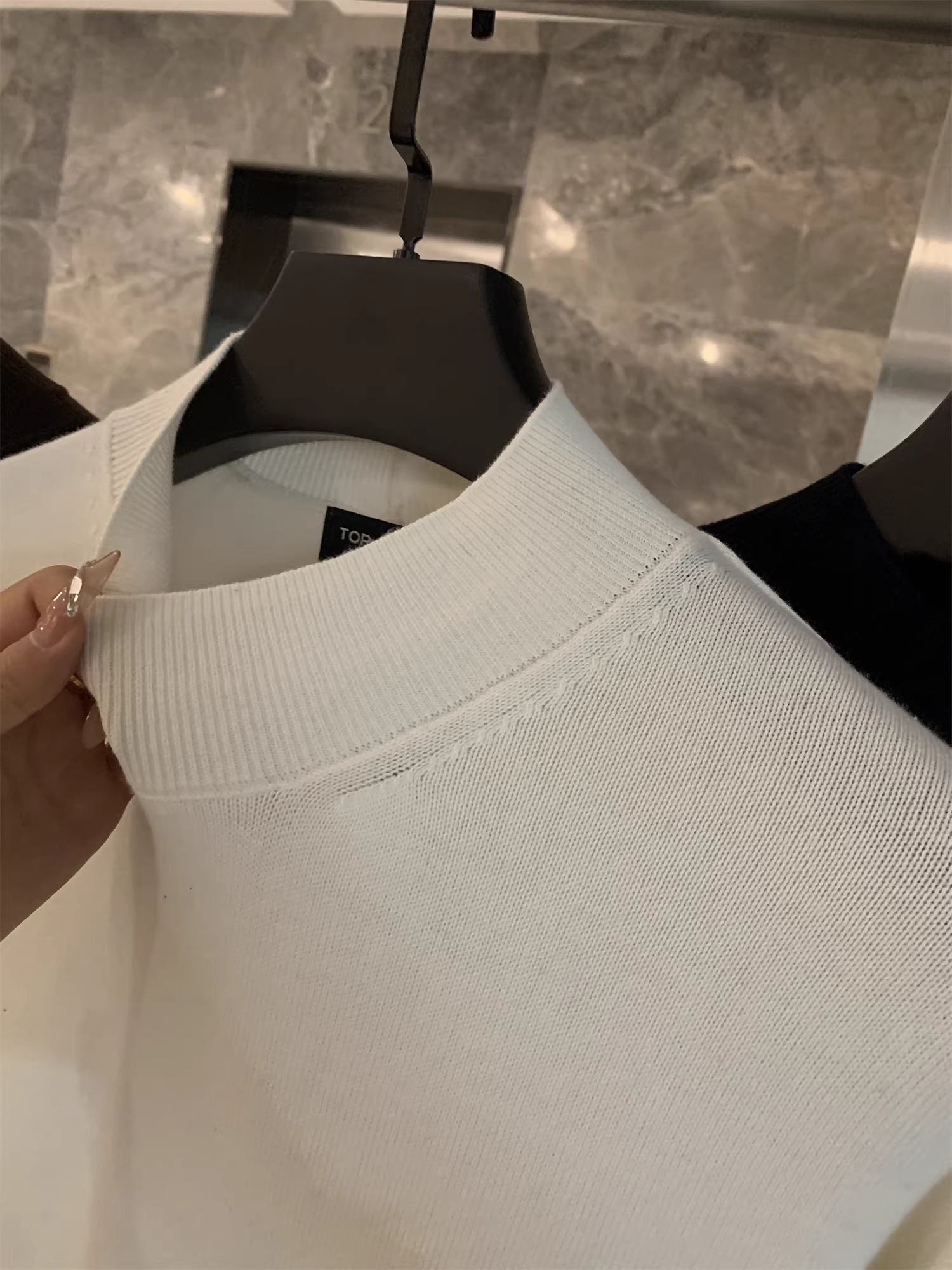 Don Quixote, hãy đến Ba Lan! Áo len dệt kim cổ cao nửa cổ, chất liệu cotton pha, co giãn cao, thân thiện với da, thoáng khí dành cho nam mùa thu đông.