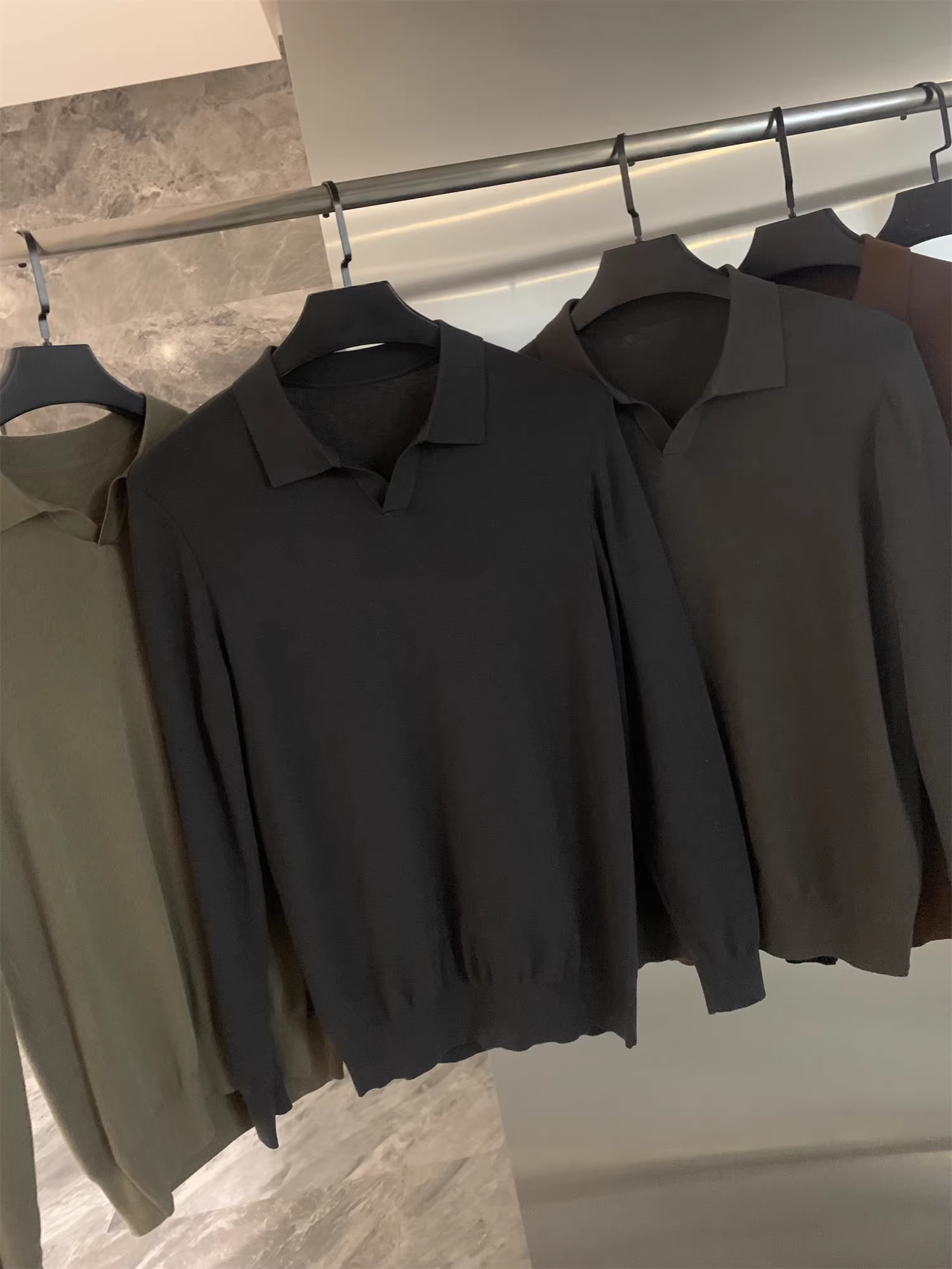 Don Quixote, một quý ông thanh lịch! Áo len pha len! Áo len nam cổ V nhỏ, cổ Cuba, dệt kim, hợp thời trang mùa thu đông.