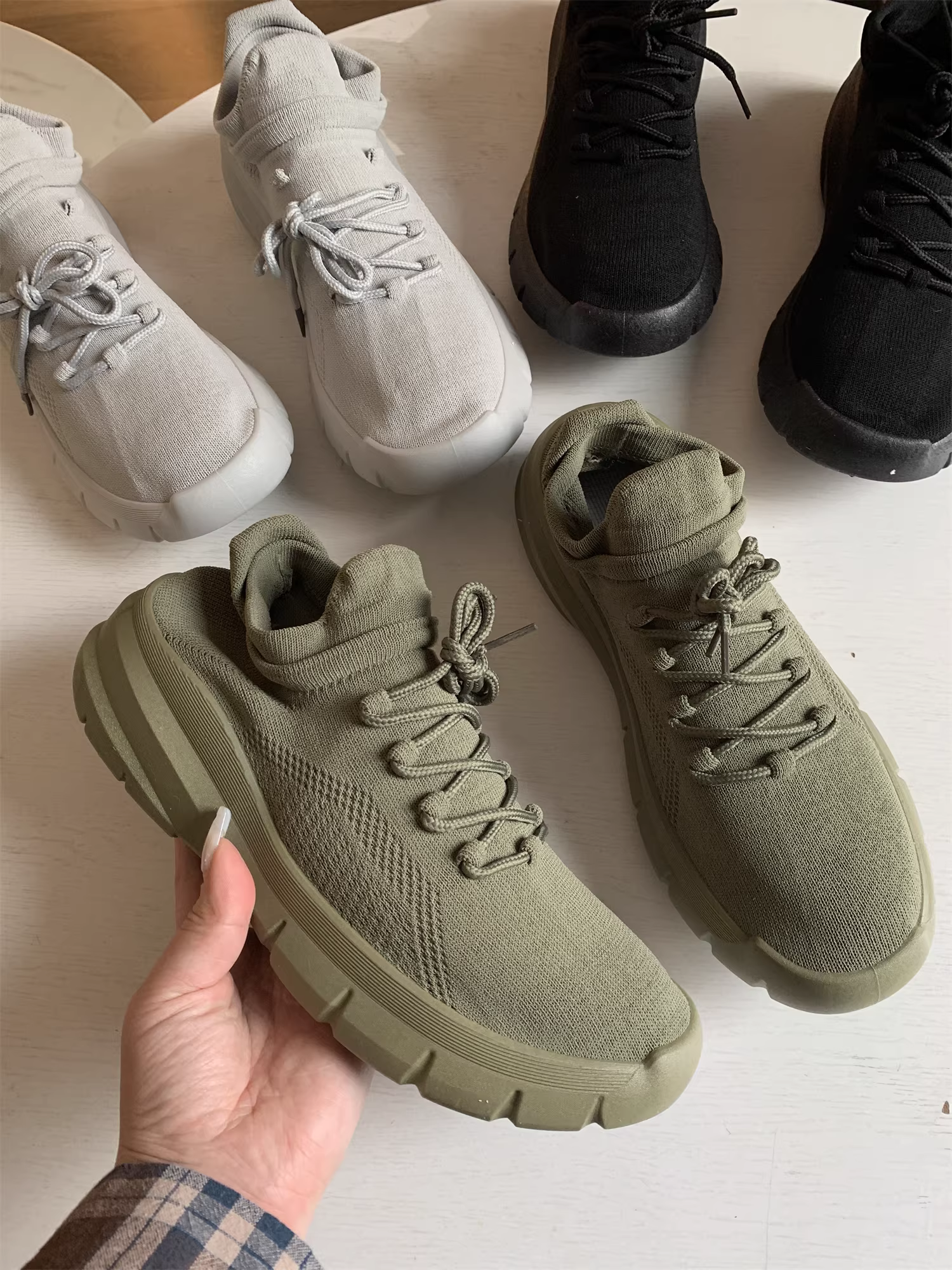 Don Quixote, những đôi giày này thật tuyệt vời! Mặt trên dệt liền thân + đế cao su! Giày thể thao nhẹ và thoáng khí dành cho nam giới vào mùa xuân và mùa hè.