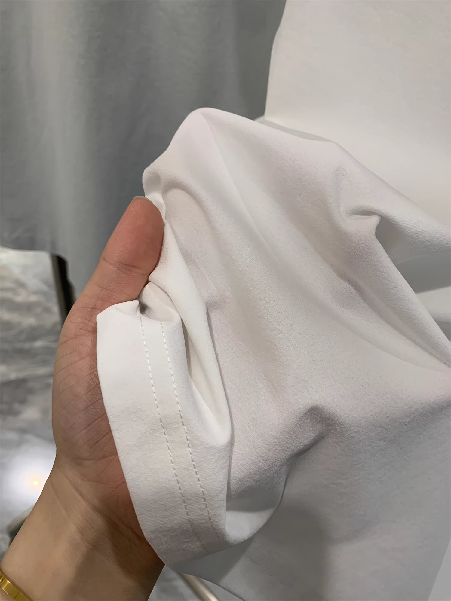 Áo thun Don Quixote ngoài trời nhẹ! Thiết kế may đo sáu mảnh! Áo thun ngắn tay nửa khóa kéo, chất liệu nhanh khô, thoáng khí, co giãn.