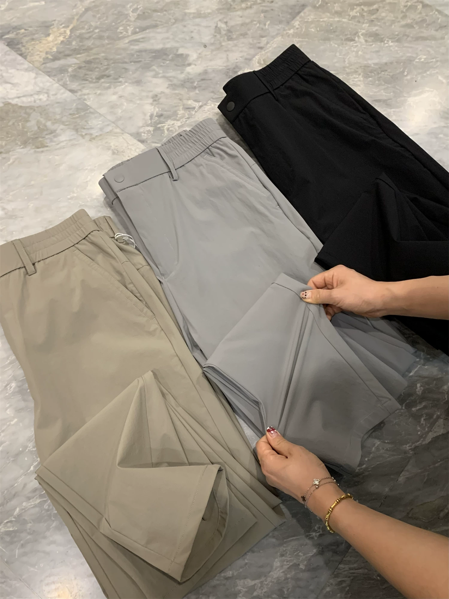 Don Quixote rất ngầu và mềm mại! Cảm giác rất mát mẻ và thoáng khí! Quần nam mùa hè mềm mại, thân thiện với da, đa năng, kiểu dáng thường ngày.