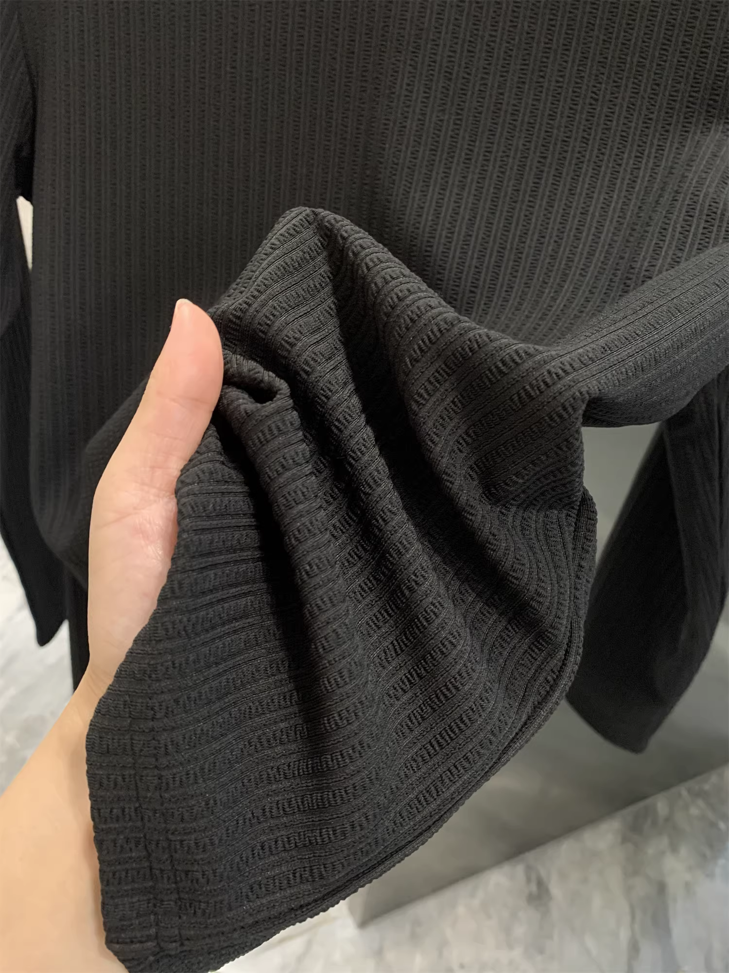 Don Quixote Lion Welfare! Phong cách cổ điển Mỹ! Áo thun dài tay cổ chữ V nhỏ, chất liệu thoáng mát, thoải mái, có họa tiết.