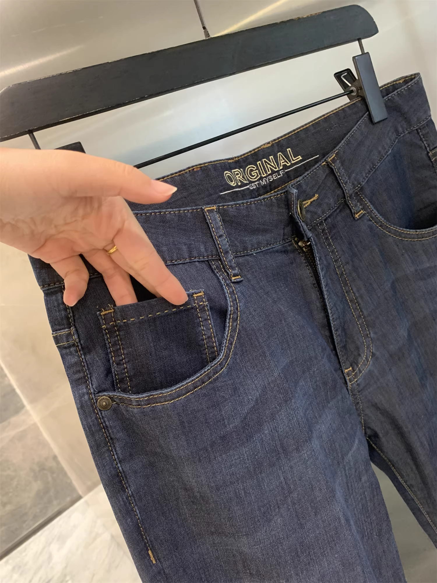 Quần Jean Nam Don Quixote Mulberry Silk! Quần Jeans chất liệu dày dặn, thoáng khí, thân thiện với da, dáng thẳng, mặc thường ngày, thích hợp cho mùa hè.