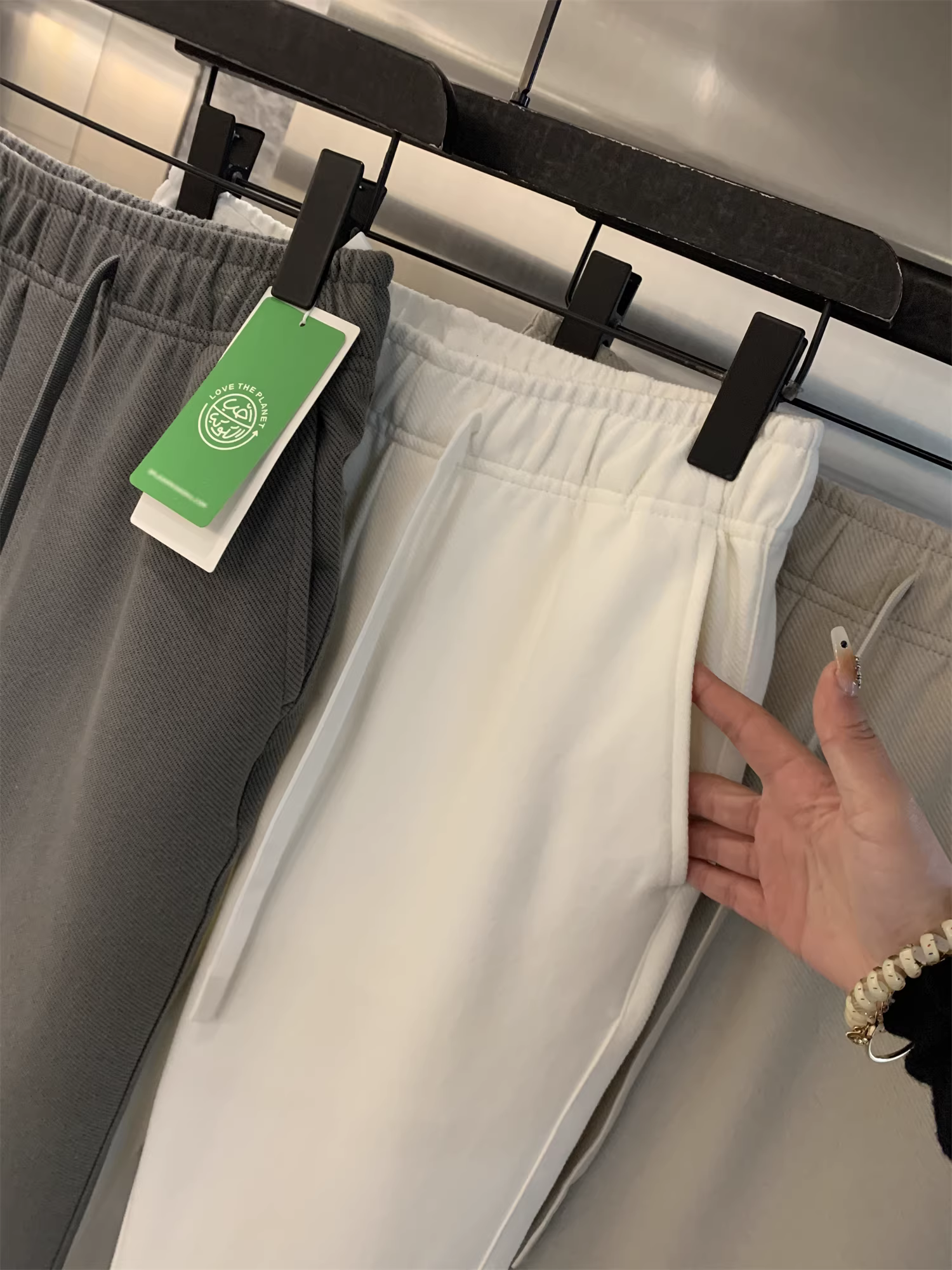 Don Quixote, chất lượng hàng đầu! Quần thể thao và giải trí đô thị Gao Duan, chất liệu dệt kim màu trơn đa năng, kiểu dáng thường ngày dành cho nam.