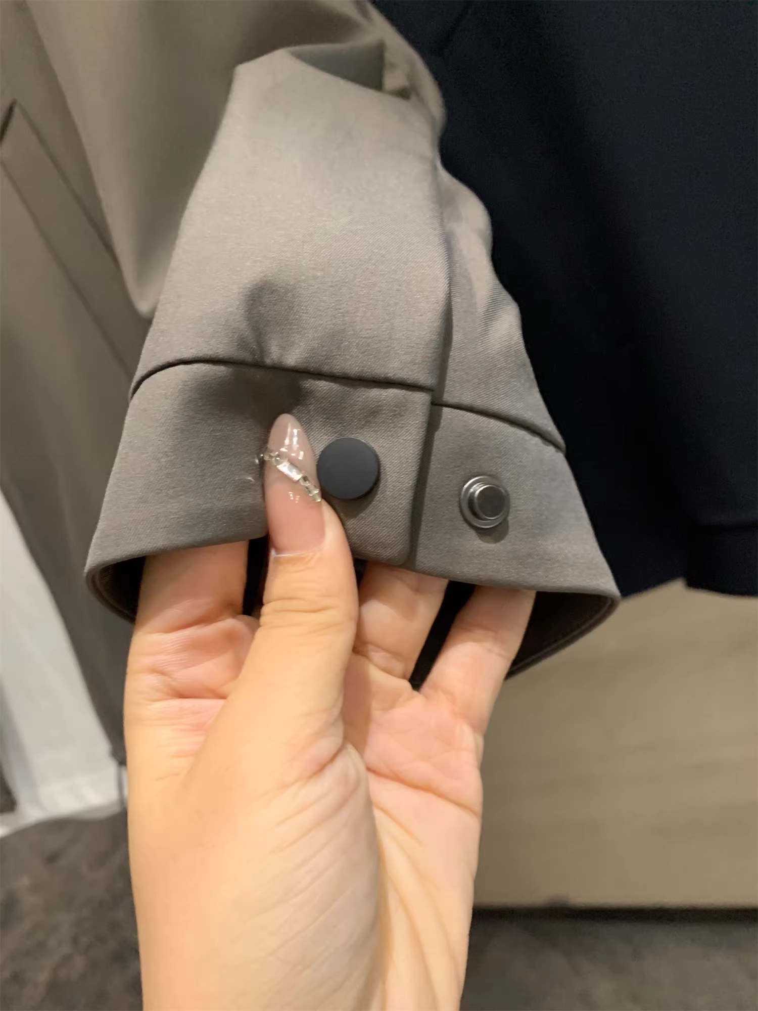 Dòng sản phẩm dành cho doanh nhân Don Quixote! Áo khoác có cổ đơn giản màu trơn dành cho nam giới mùa thu đông.