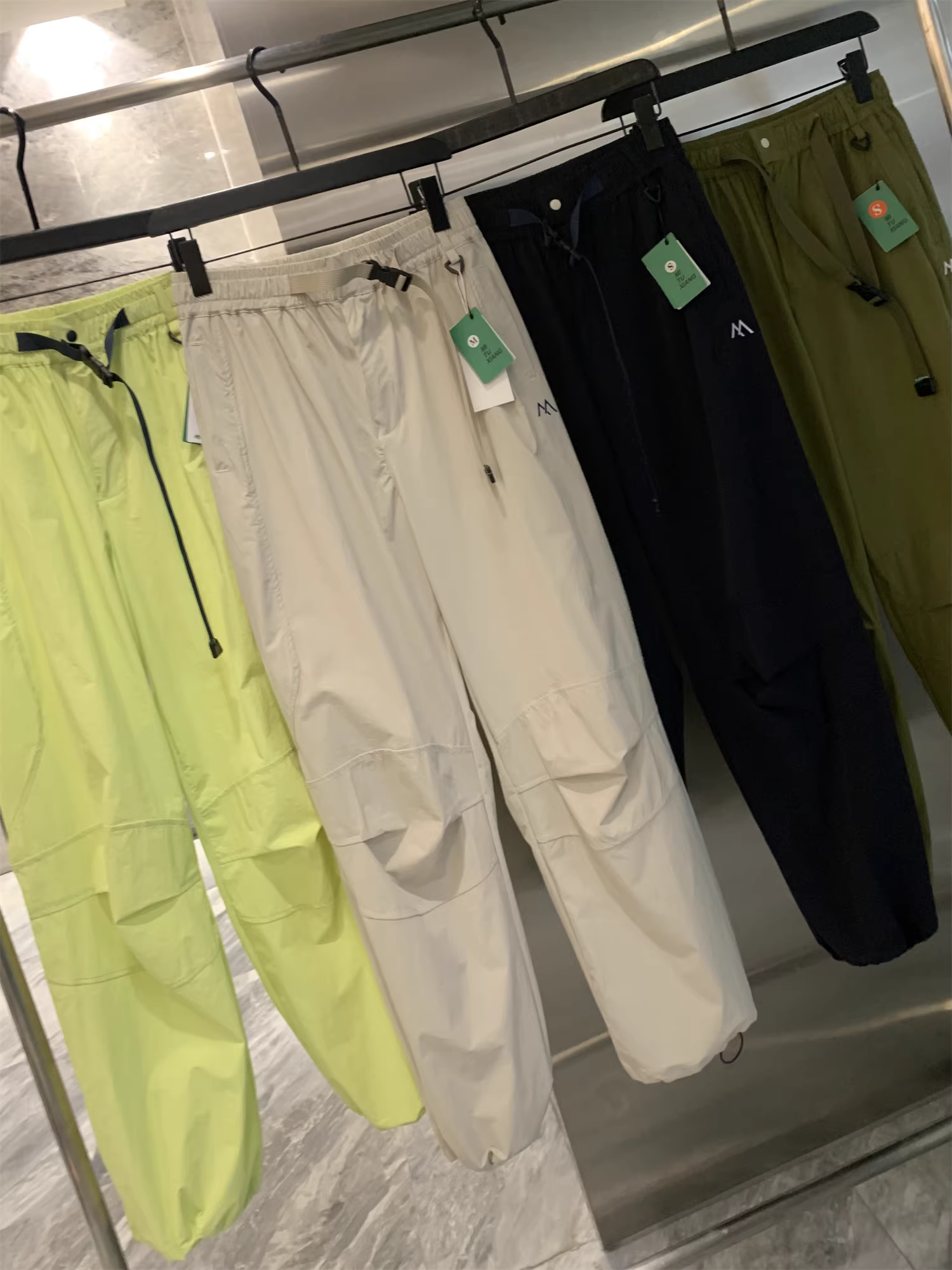 Thời trang chức năng theo phong cách núi của Don Quixote! Thiết kế xếp ly ba chiều! Quần công sở thường ngày hợp thời trang dành cho nam giới vào mùa hè.