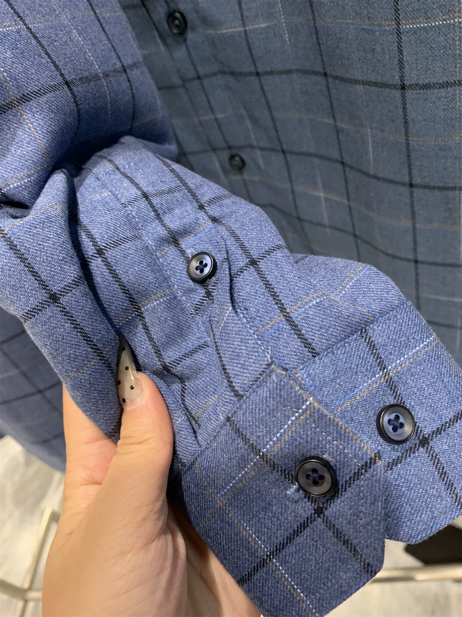 Don Quixote Luo series có họa tiết kẻ sọc cổ điển! Lớp lót lông cừu! Áo sơ mi dài tay có cổ ấm áp mùa thu đông dành cho nam giới.