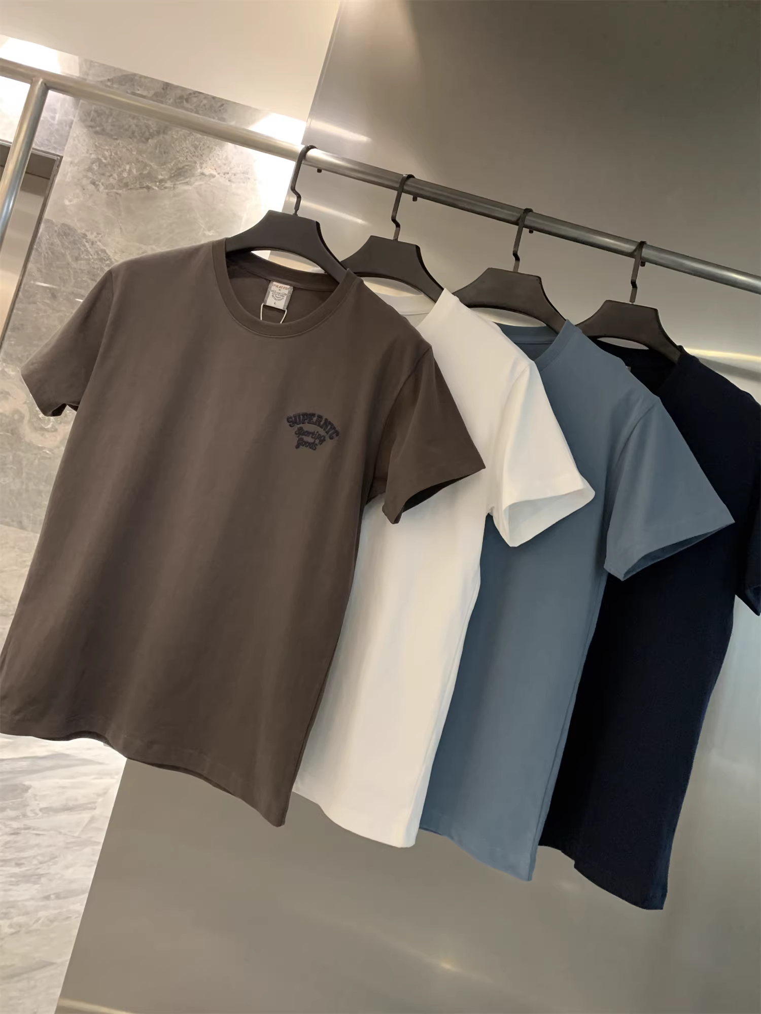 Don Quixote, đơn giản và đa năng! 100% cotton! Phong cách cặp đôi mùa hè, áo thun ngắn tay mềm mại và thân thiện với làn da, hợp thời trang.