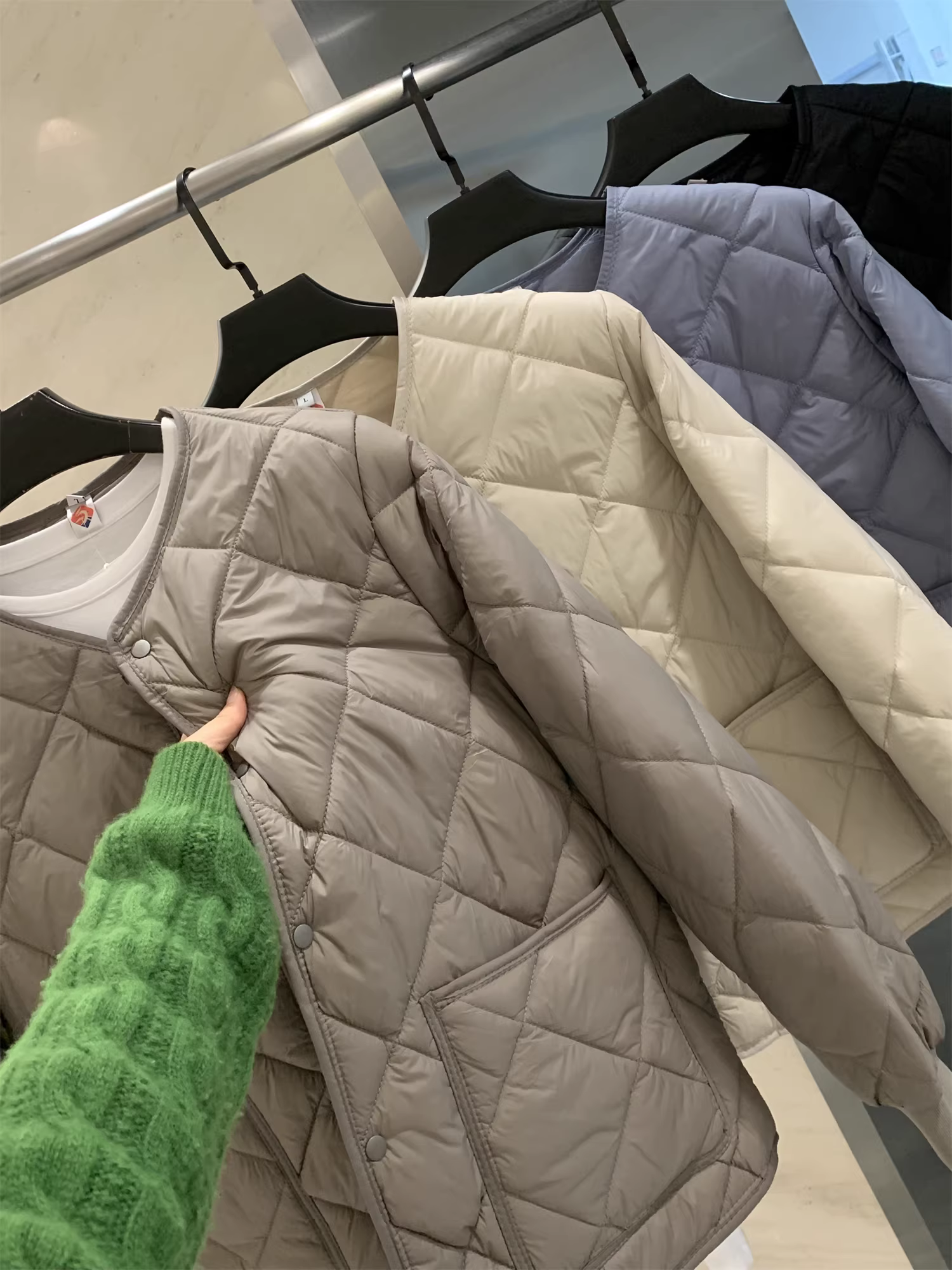 Don Quixote phong cách nhà thiết kế Nhật Bản! Vải cotton may chần kim cương! Áo khoác cotton không cổ nhẹ và ấm áp dành cho các cặp đôi.