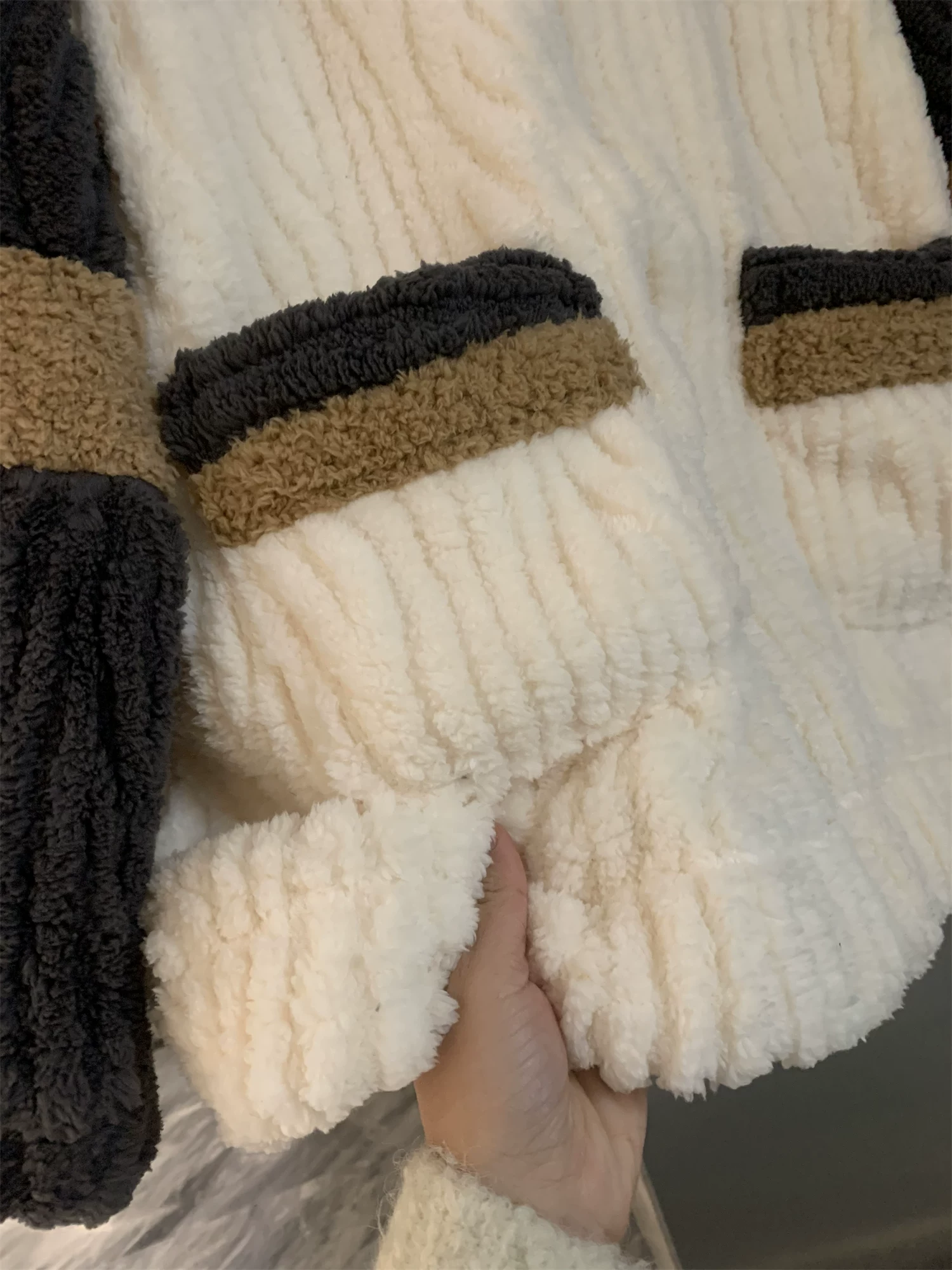 Don Quixote flannel lông cừu san hô! Bộ đồ ngủ và quần nhung mềm mại và ấm áp mùa thu đông dành cho nam giới.