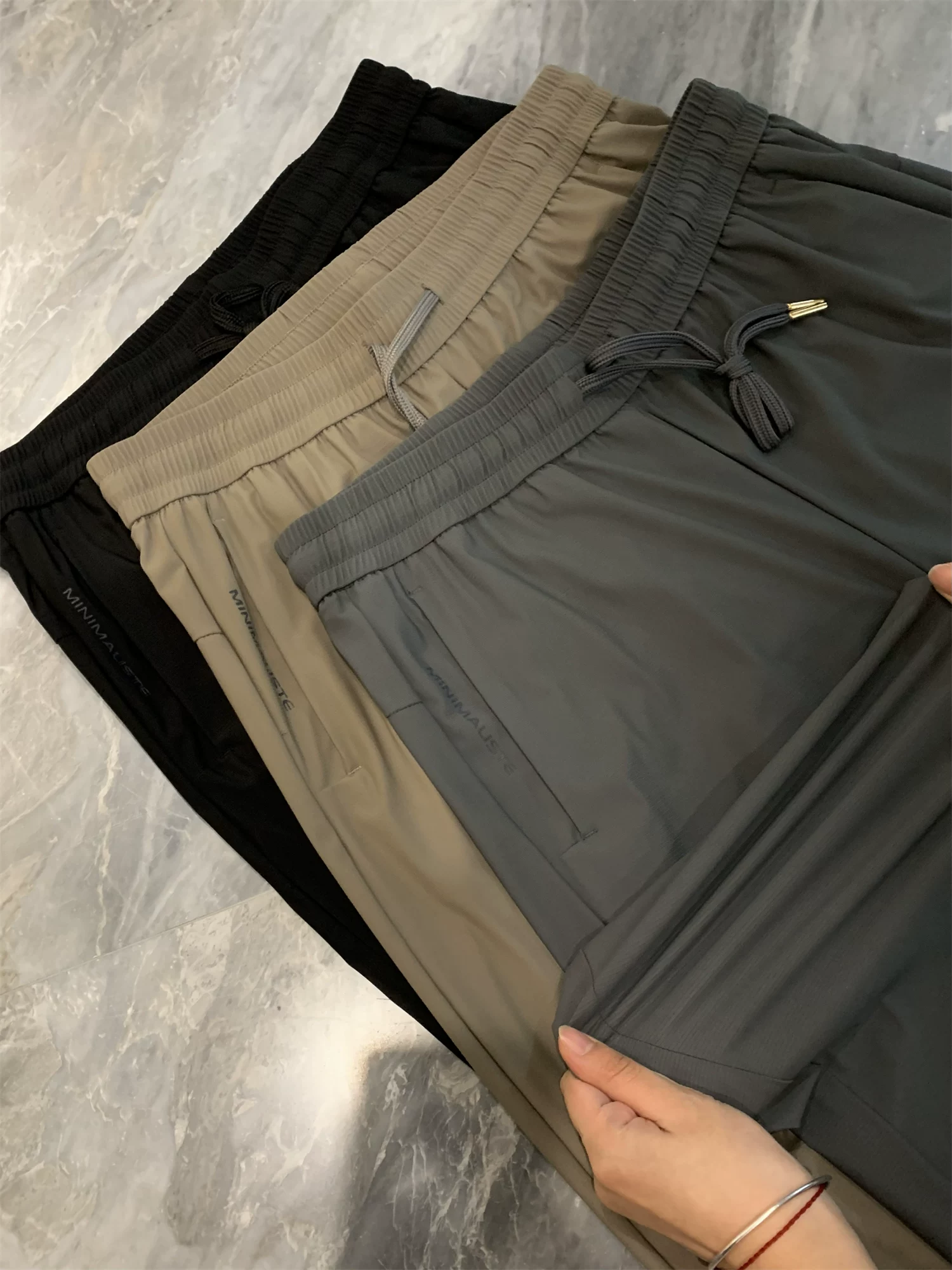 Don Quixote Công nghệ tuyệt vời! Phải có trong mùa hè! Quần âu dáng thẳng nhẹ, thoáng khí, mỏng, mềm mại dành cho nam.