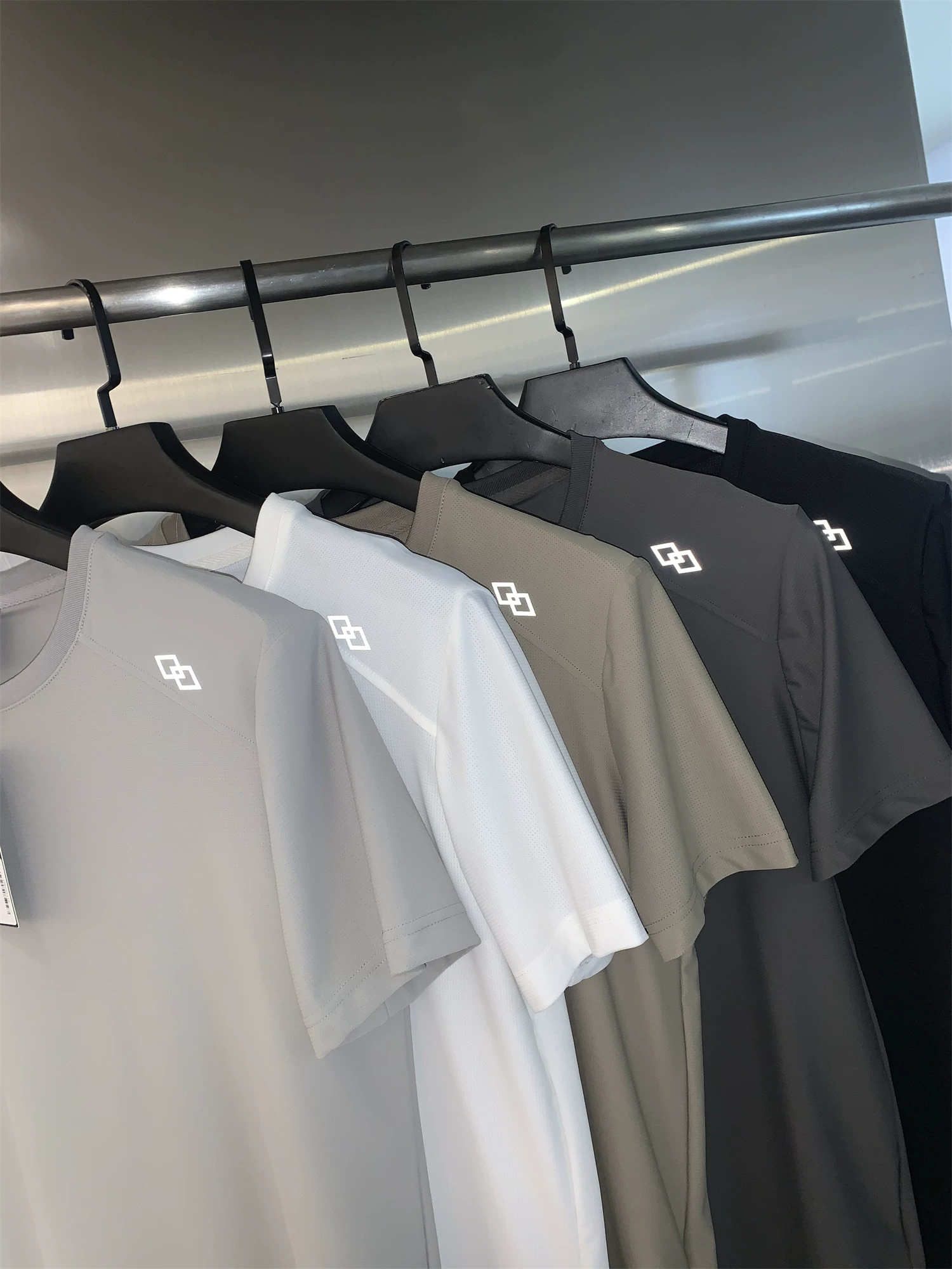 Thể thao ngoài trời Don Quixote! Xu hướng áo thun nam ngắn tay cổ tròn đa năng, nhanh khô, co giãn cao, thoáng khí mùa hè.