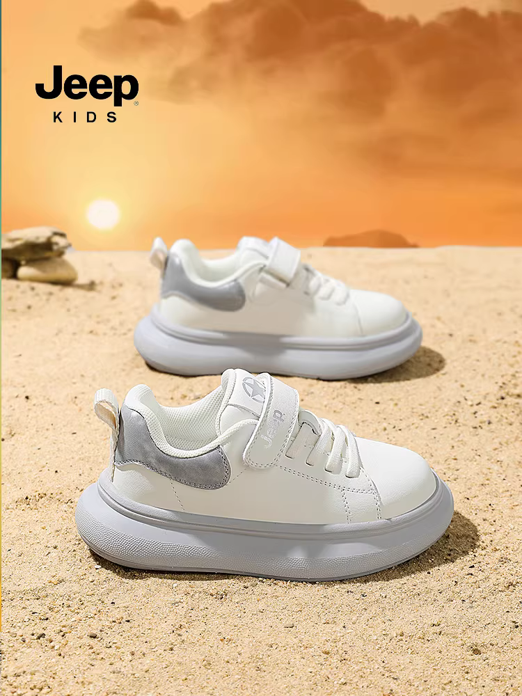 Giày thể thao thông thường dành cho trẻ em Jeep Giày trắng McQueen dành cho bé gái mùa thu 2025 Giày thể thao đế mềm màu trắng mới dành cho bé trai