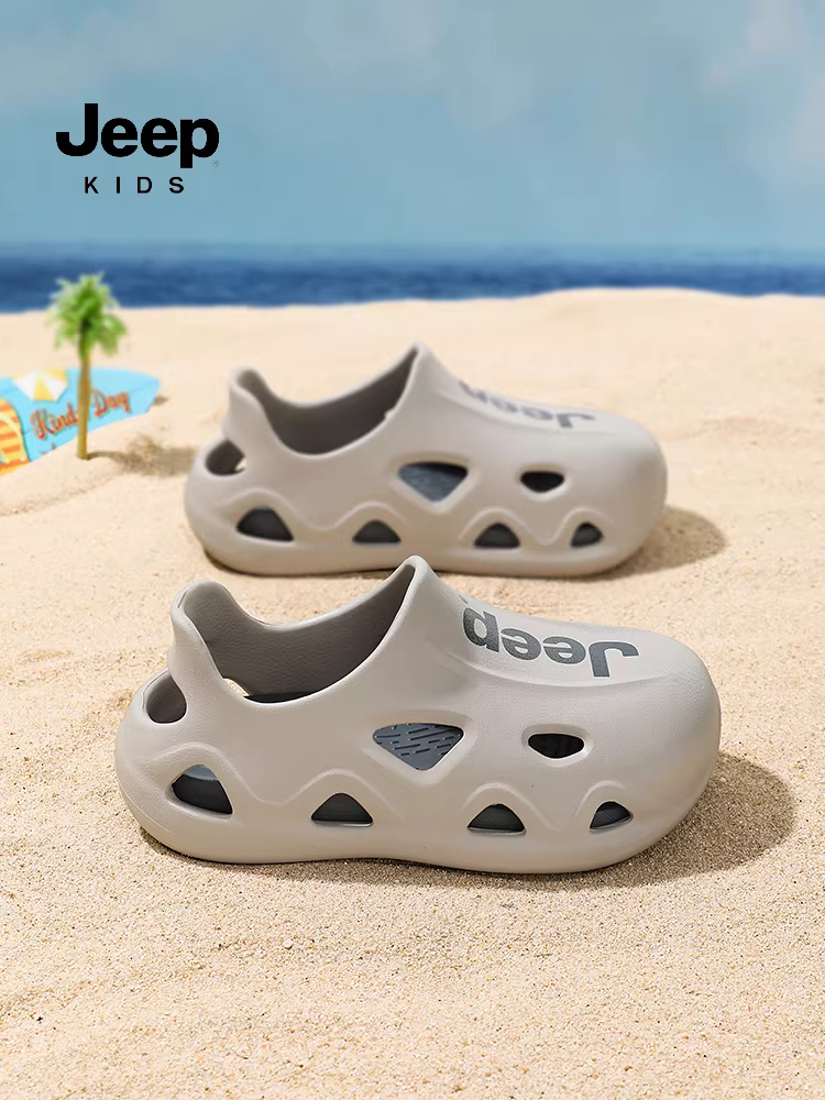 Dép kín mũi cho trẻ em Jeep, dép thoáng khí và chống trơn trượt, mẫu mới mùa hè 2025, giày nước cho bé trai và bé gái đi lội nước và đi theo dòng sông.