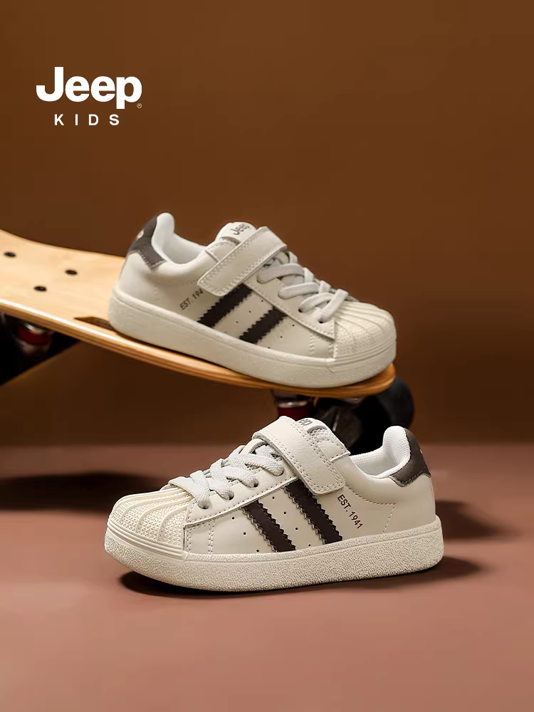 Giày trẻ em Jeep kiểu dáng casual, mũi giày hình vỏ sò, giày thể thao đen, mùa thu đông 2025, giày mềm đế mềm cho bé trai
