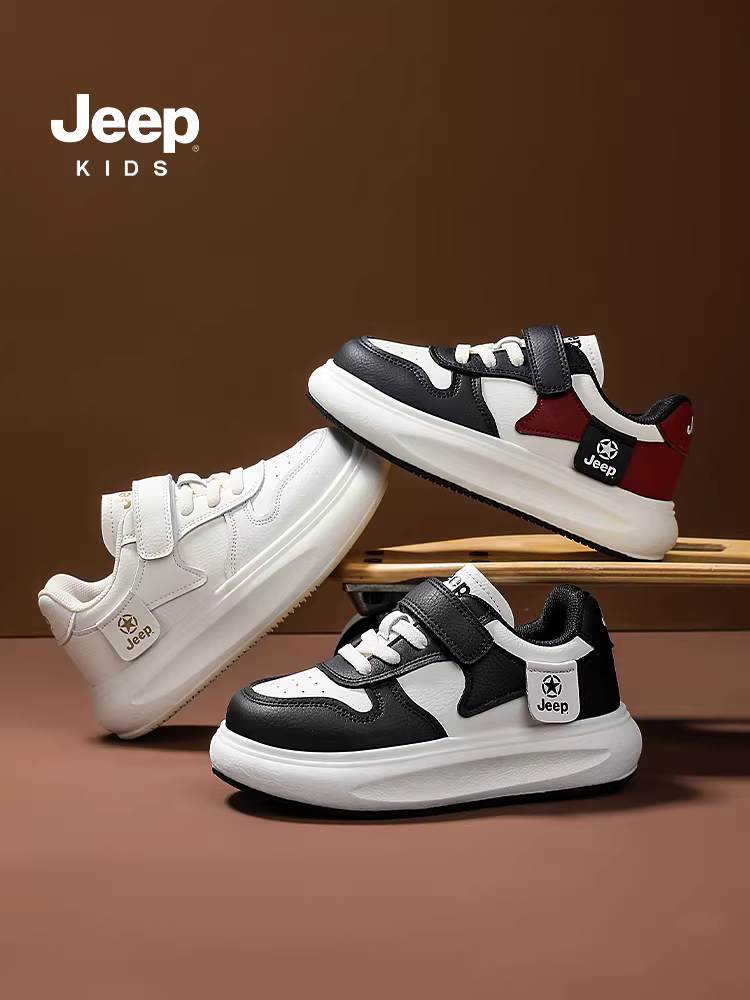 Giày thể thao trẻ em Jeep mùa thu đen trắng đế mềm chống trơn giày trẻ em 2025 giày thể thao trắng mới