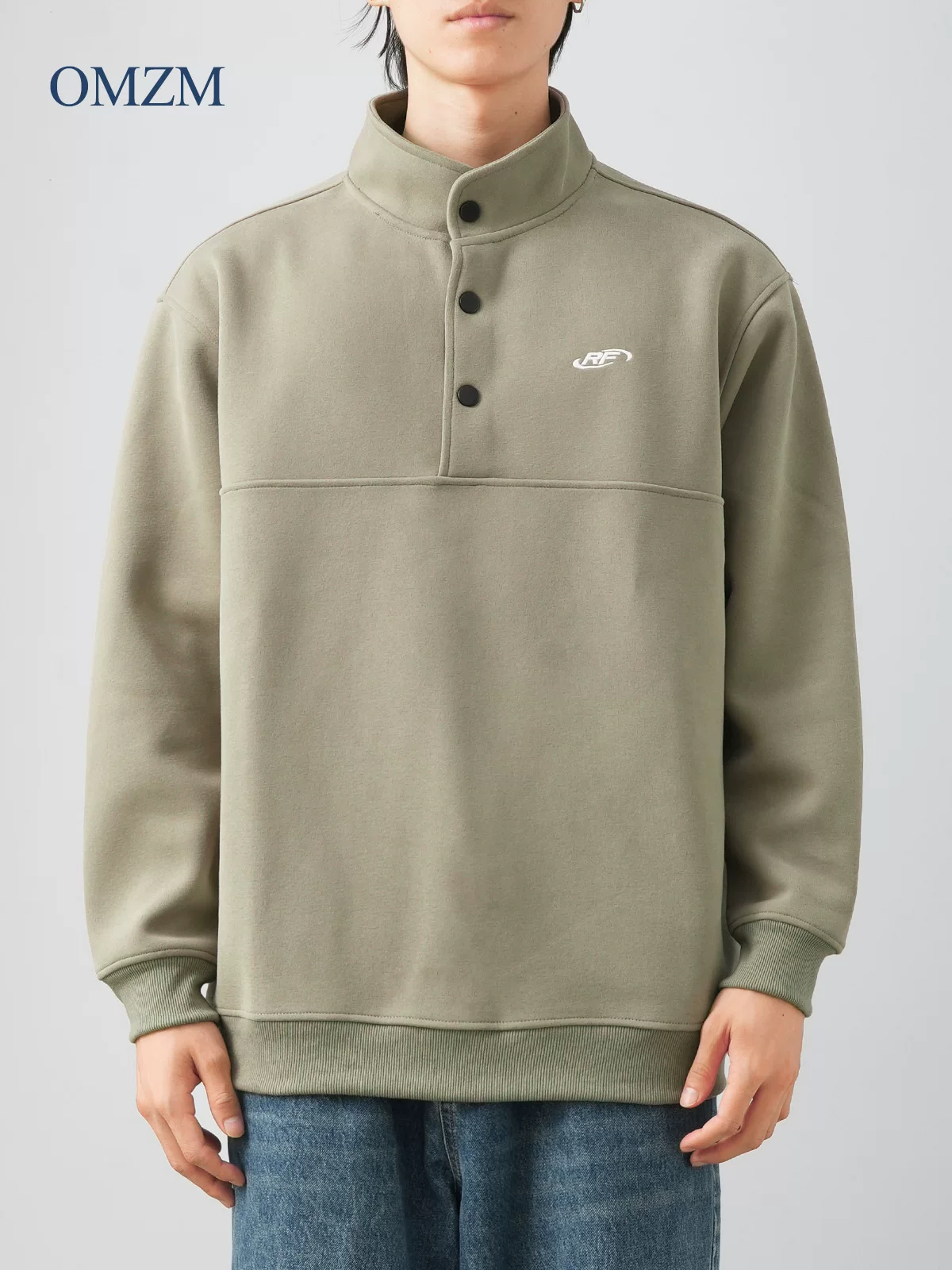 Áo thun nam cổ lọ nửa mở OMZM420G, chất liệu dày dặn, kiểu dáng mùa thu 2024, cổ henley thêu, áo khoác cặp rộng rãi