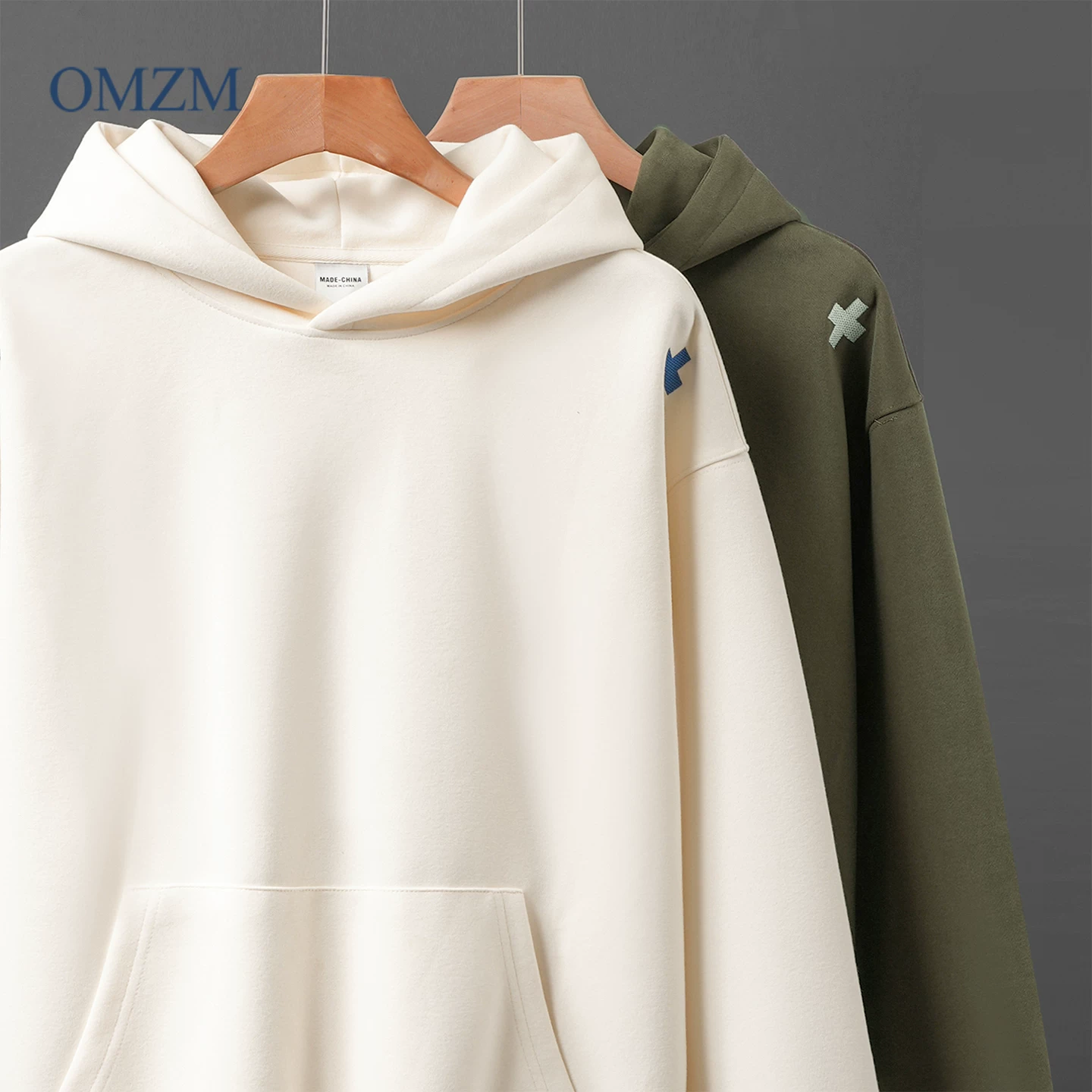 Áo nỉ thêu nặng OMZM400G dành cho nam, áo chui đầu dáng rộng phong cách Mỹ mùa thu, áo khoác có mũ rộng rãi