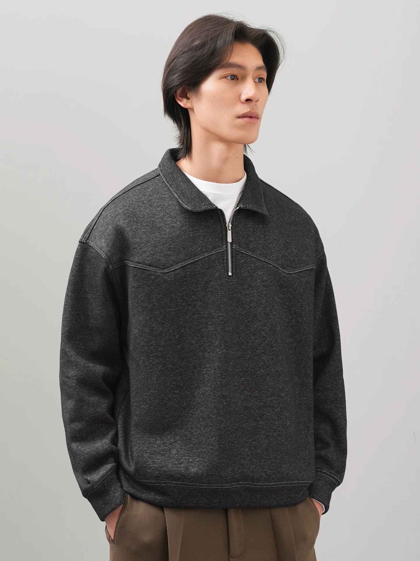 Áo khoác nỉ nửa khóa kéo OMZM dành cho nam, kiểu mới thu đông 2025, phối vải denim, tay dài, cổ trụ, kiểu áo thun mặc trong