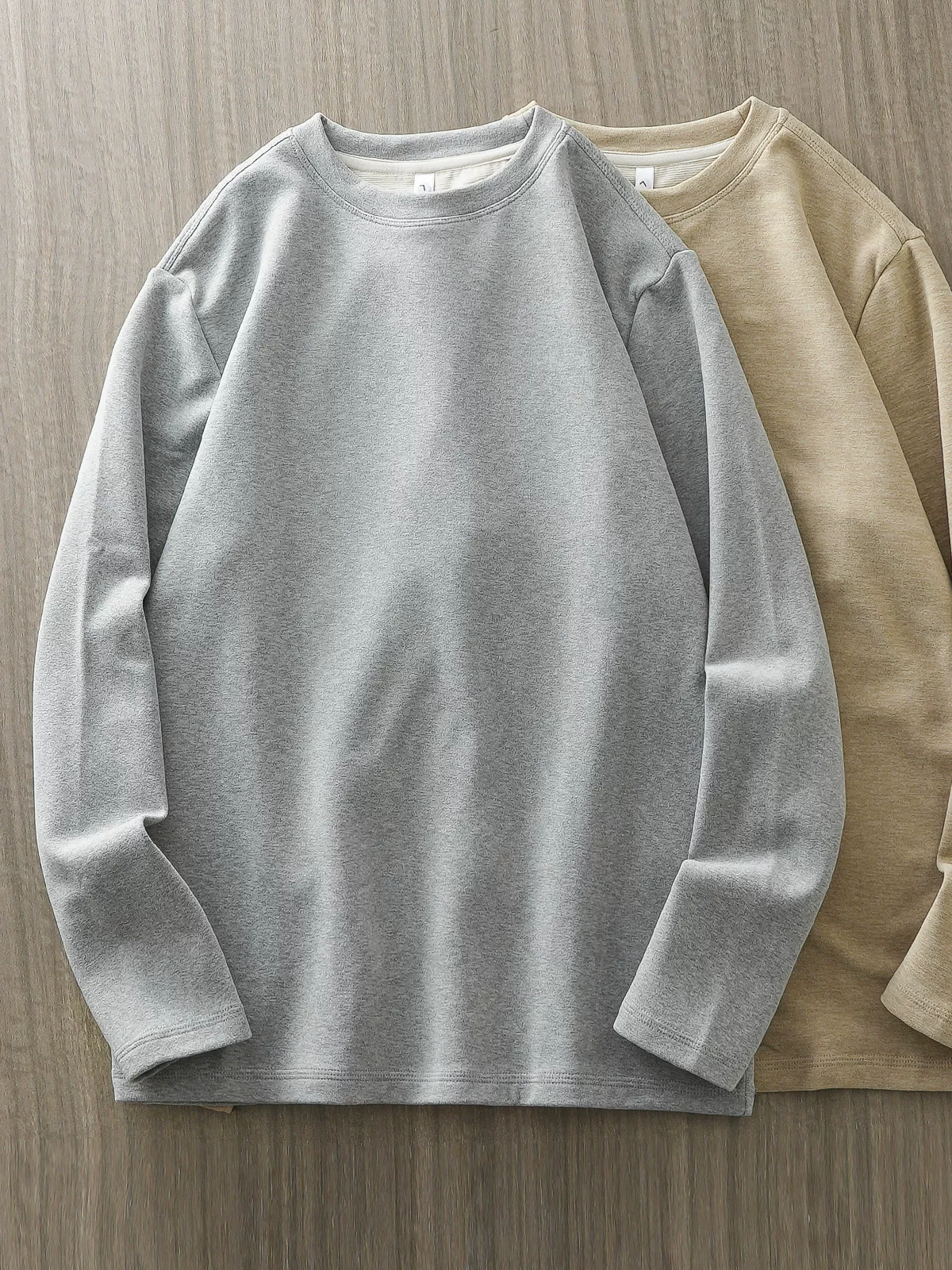 Áo sơ mi cổ tròn bằng nhung lụa hai mặt dành cho nam, dày dặn cho mùa đông, lớp bên trong ấm áp, áo thun dài tay màu trơn nặng.